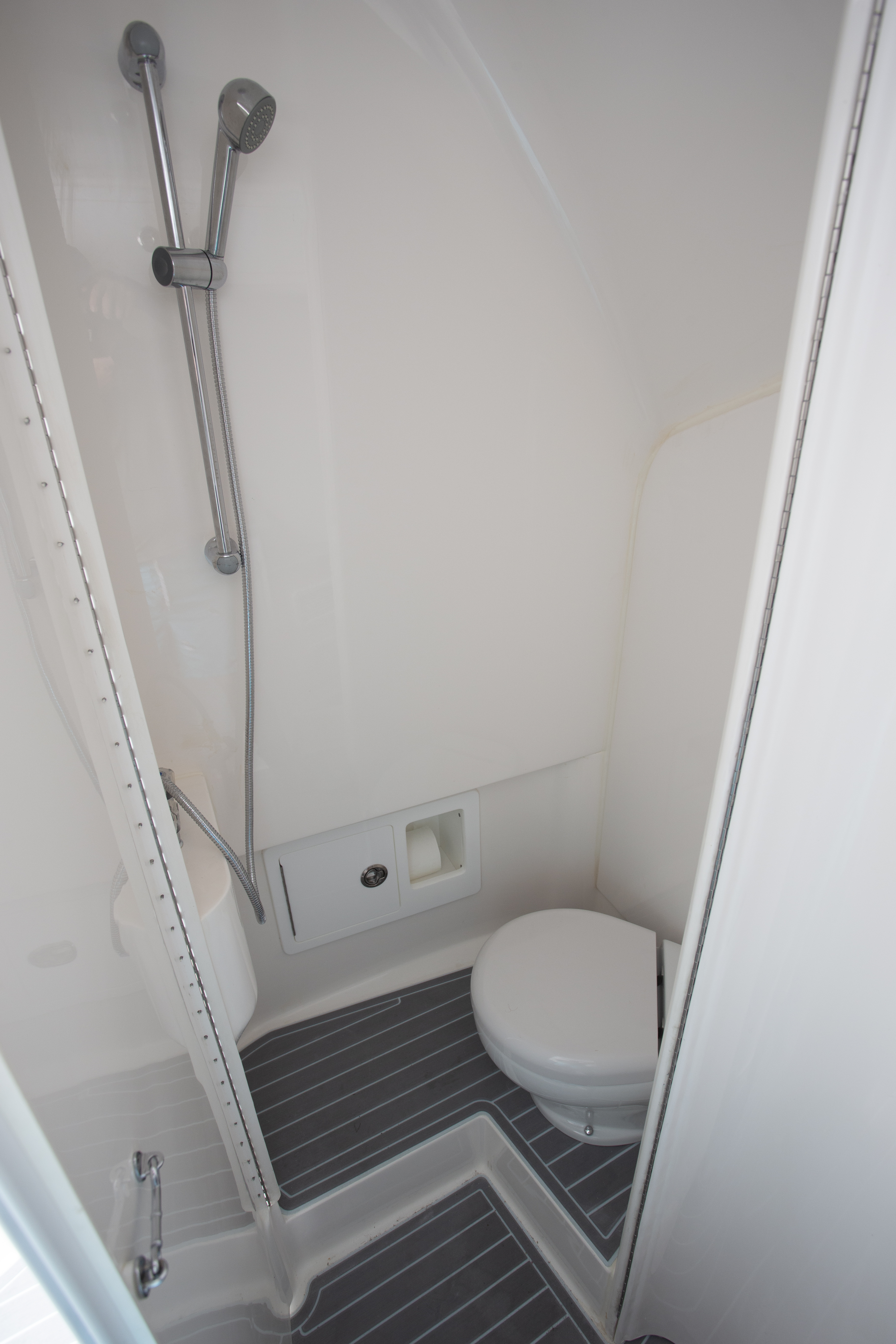 Boat Review - Contender 39FA