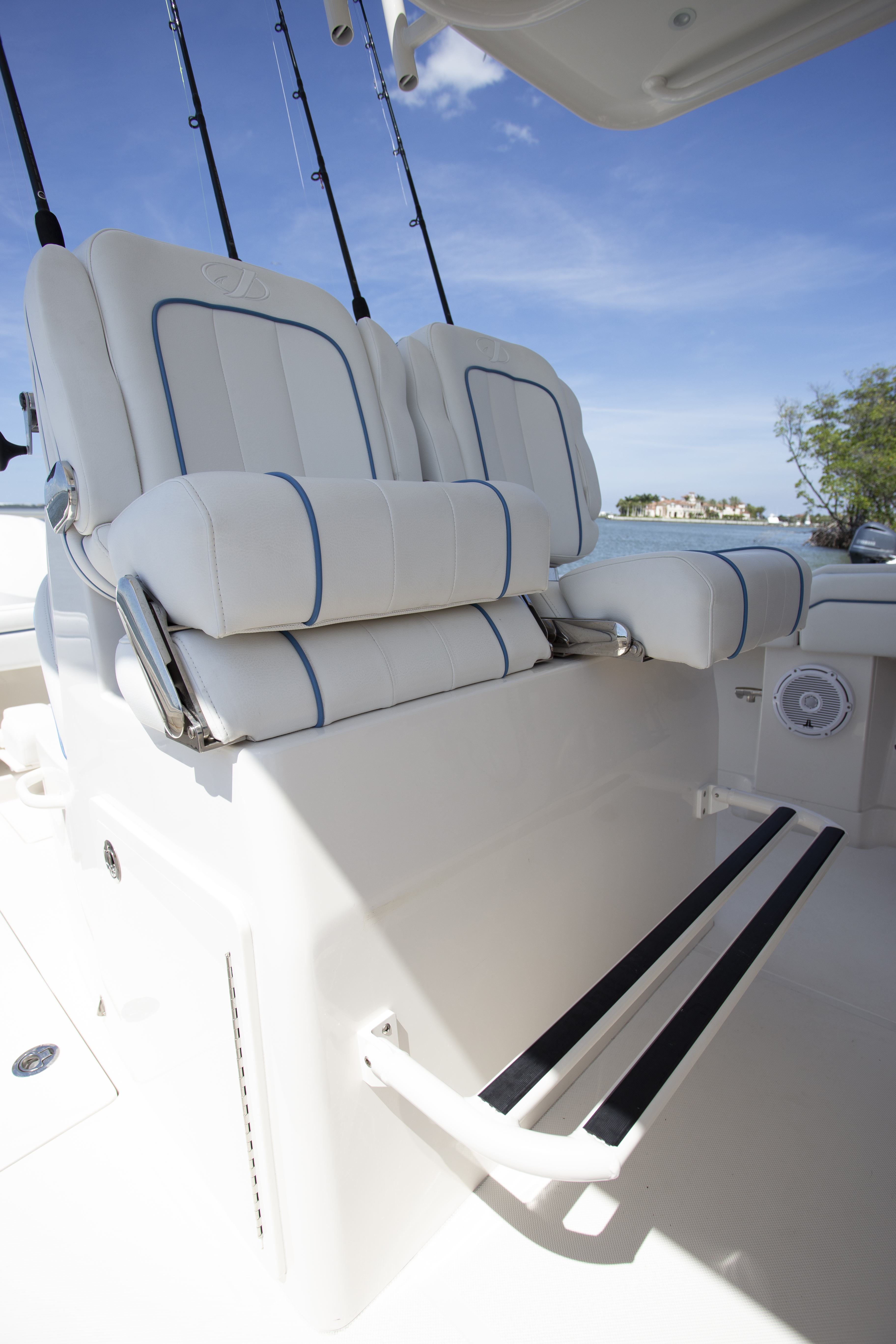 Boat Review - Jupiter 34 HFS