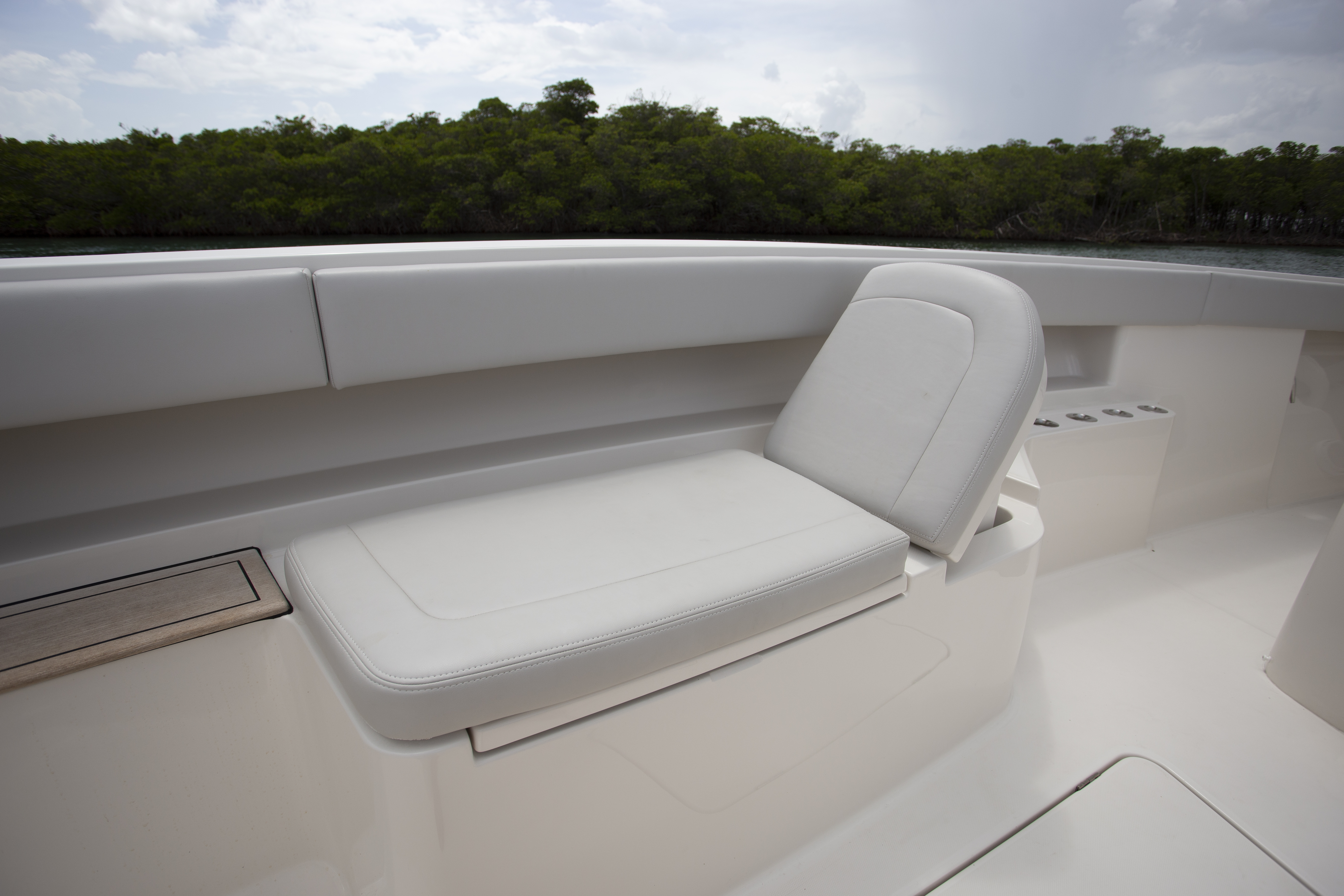Boat Review - Jupiter 43 SF