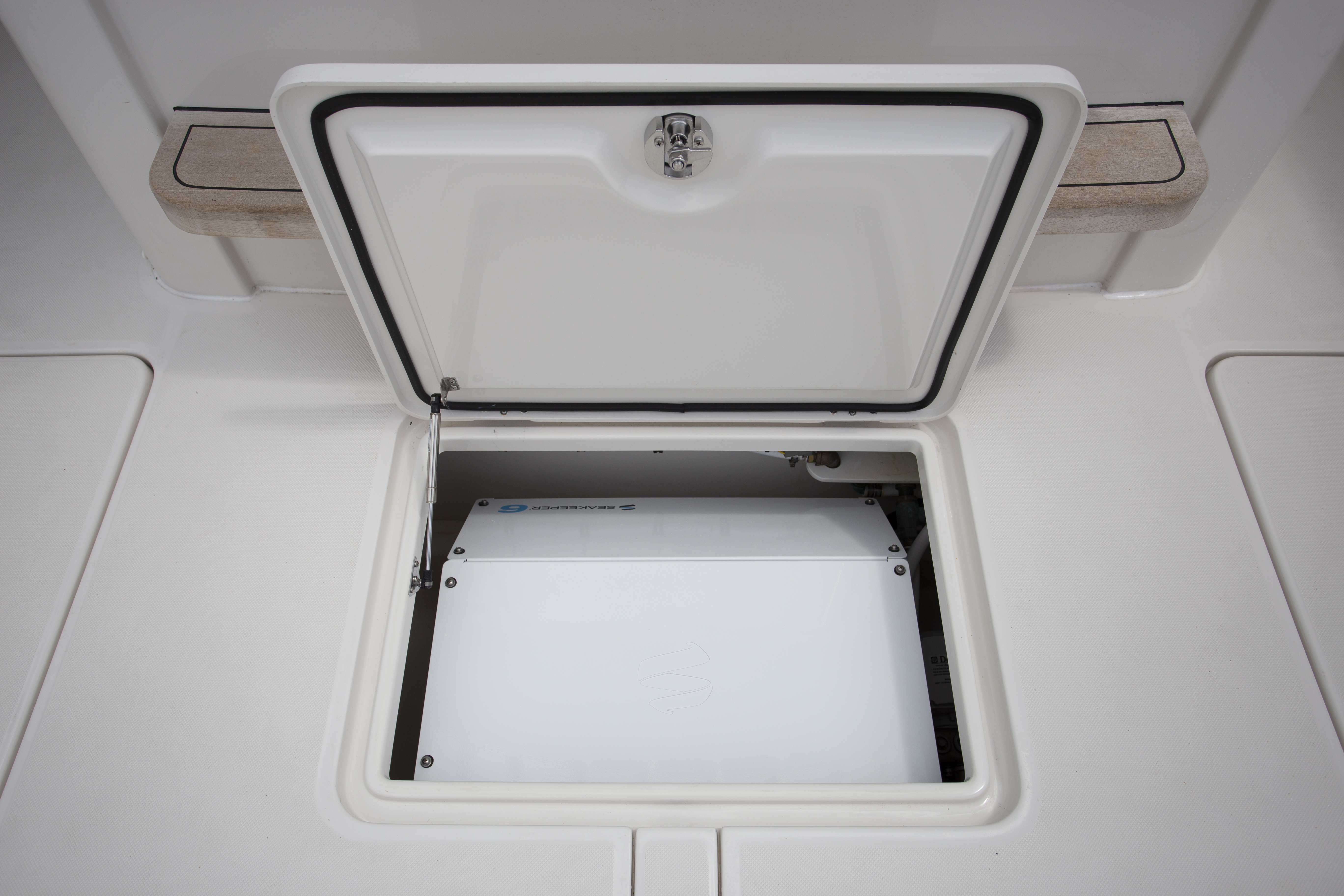 Boat Review - Jupiter 43 SF