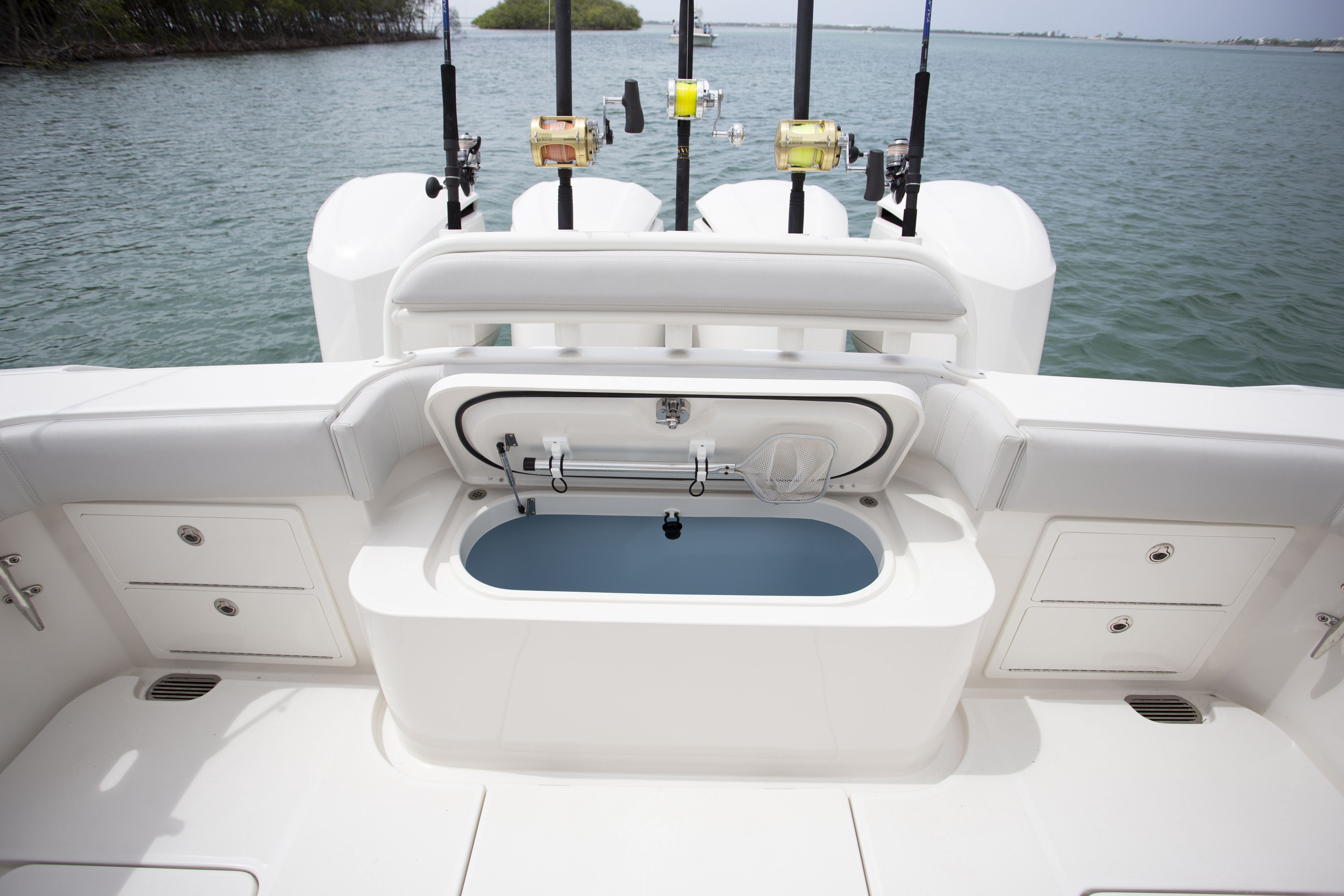 Boat Review - Jupiter 43 SF