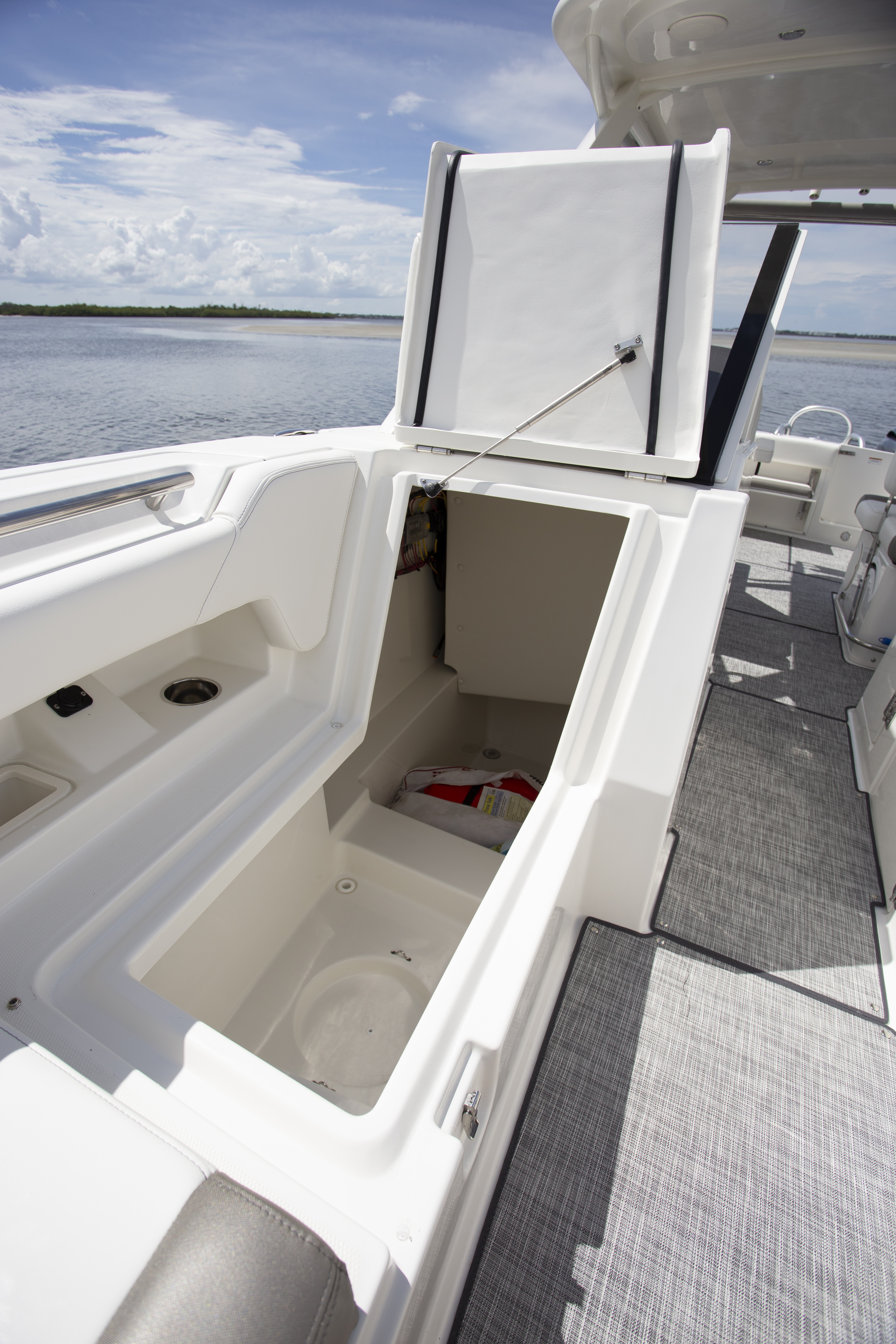 Boat Review - World Cat 280 DC-X