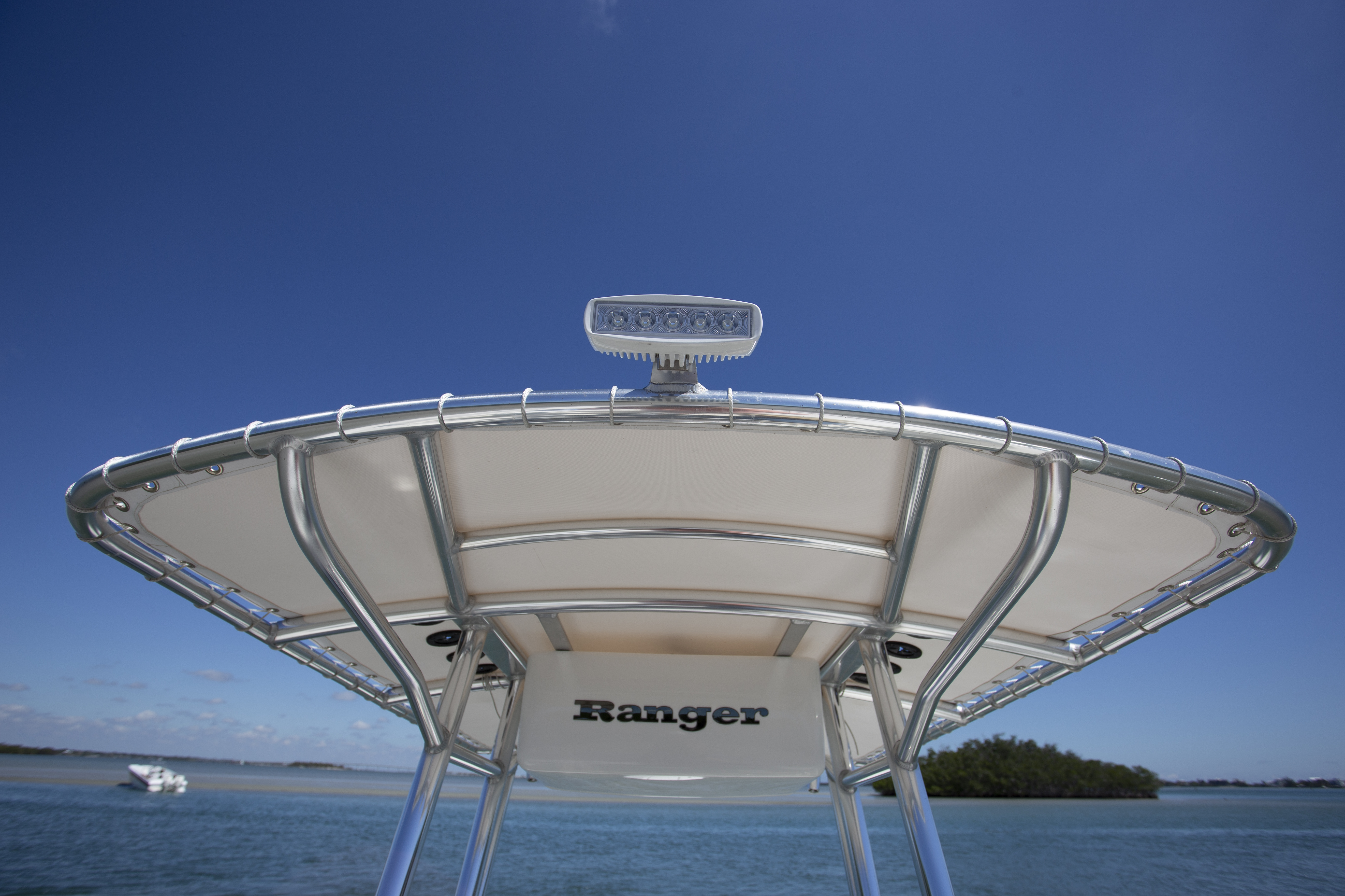 Boat Review - Ranger 2260 Bay