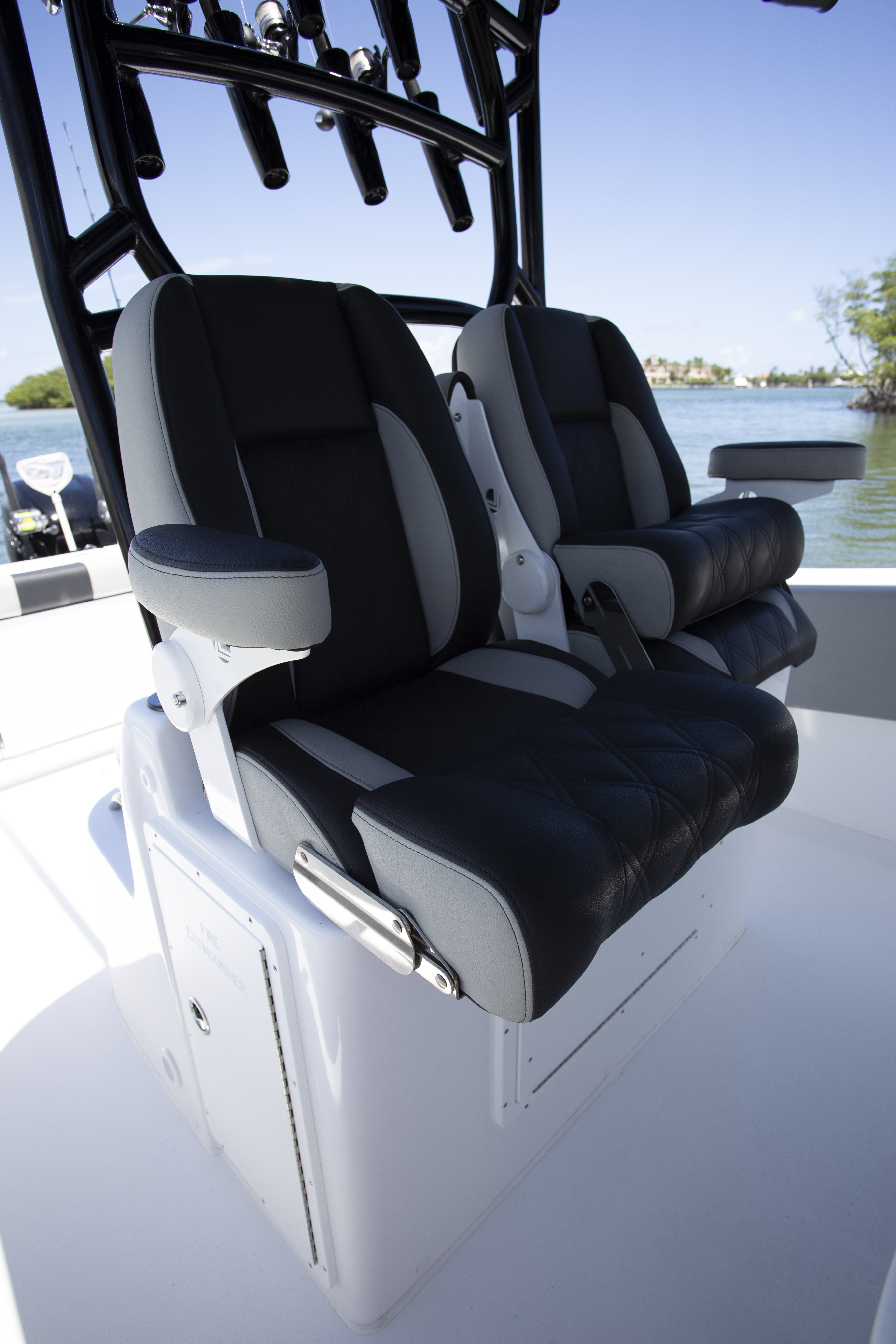 Boat Review - Cape Horn 32XS