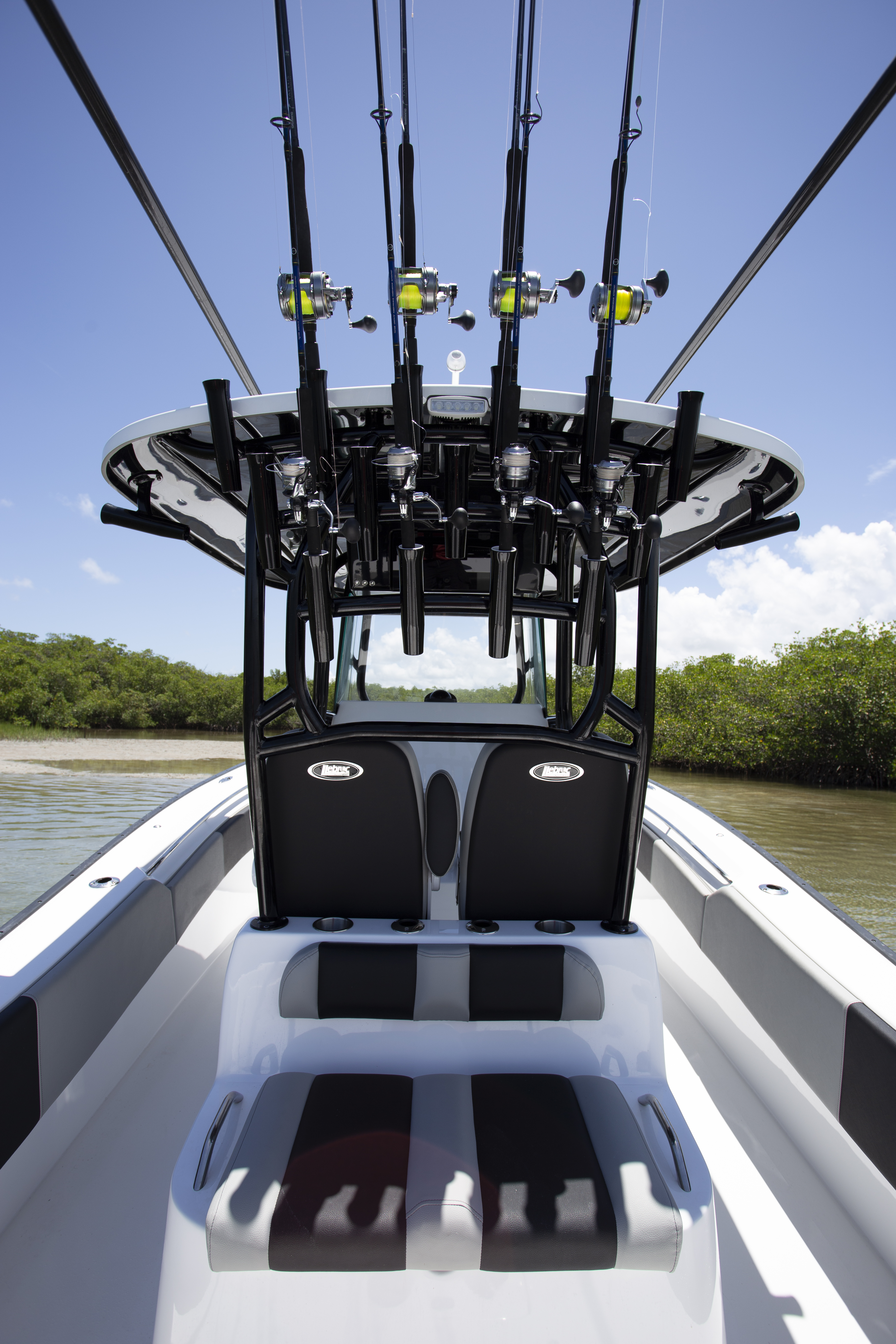 Boat Review - Cape Horn 32XS