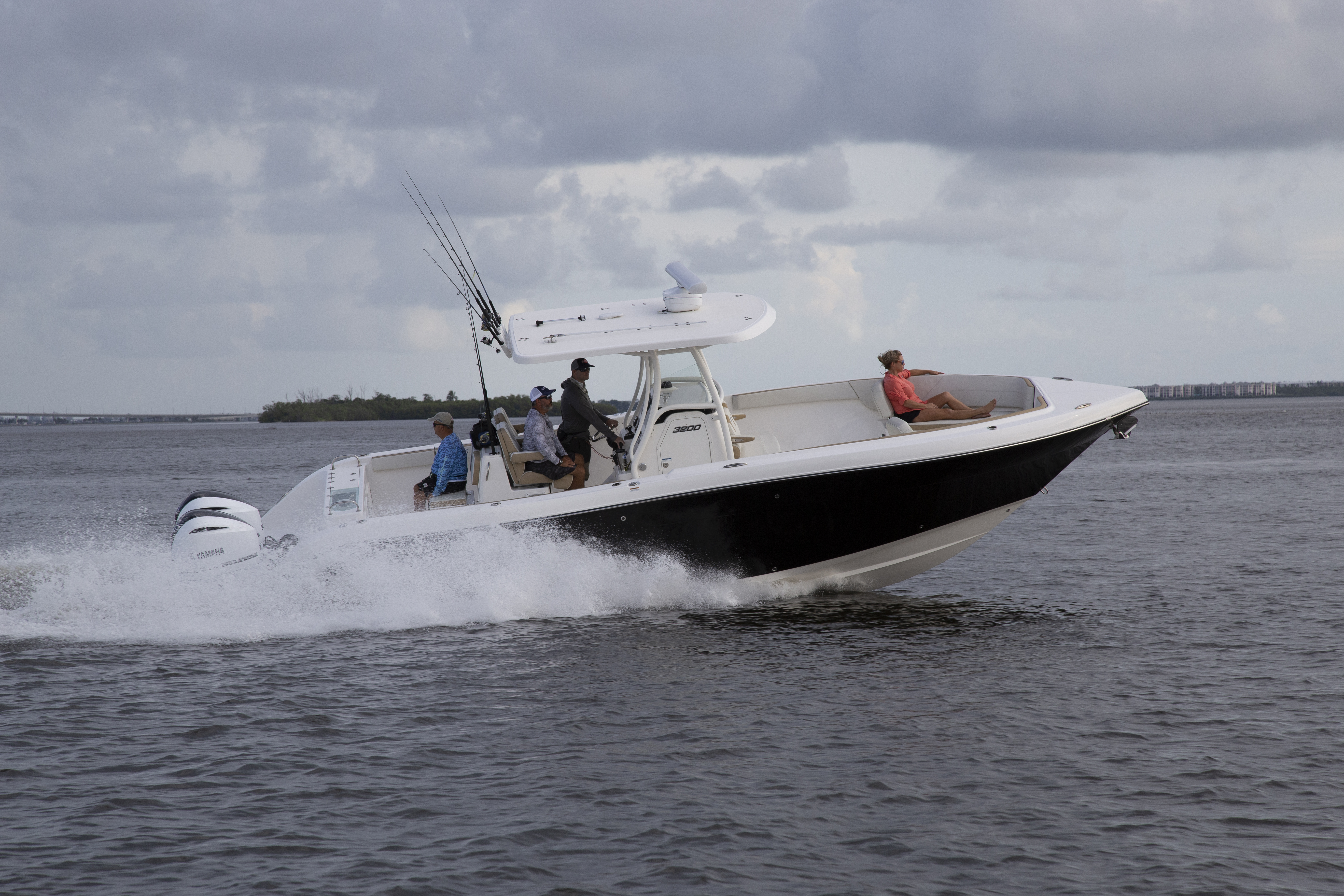 Boat Review - Century 3200