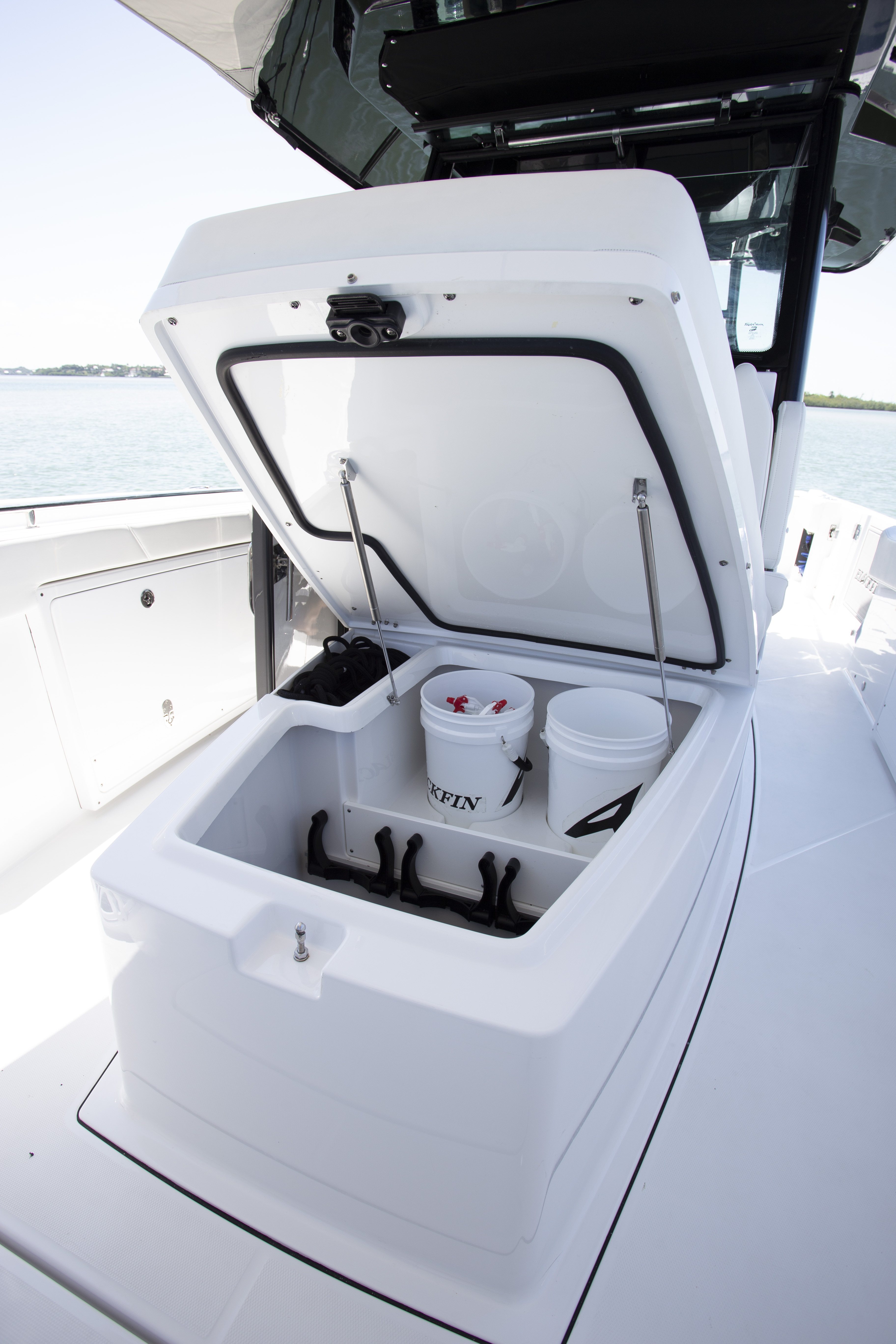 Boat Review - Blackfin 332CC
