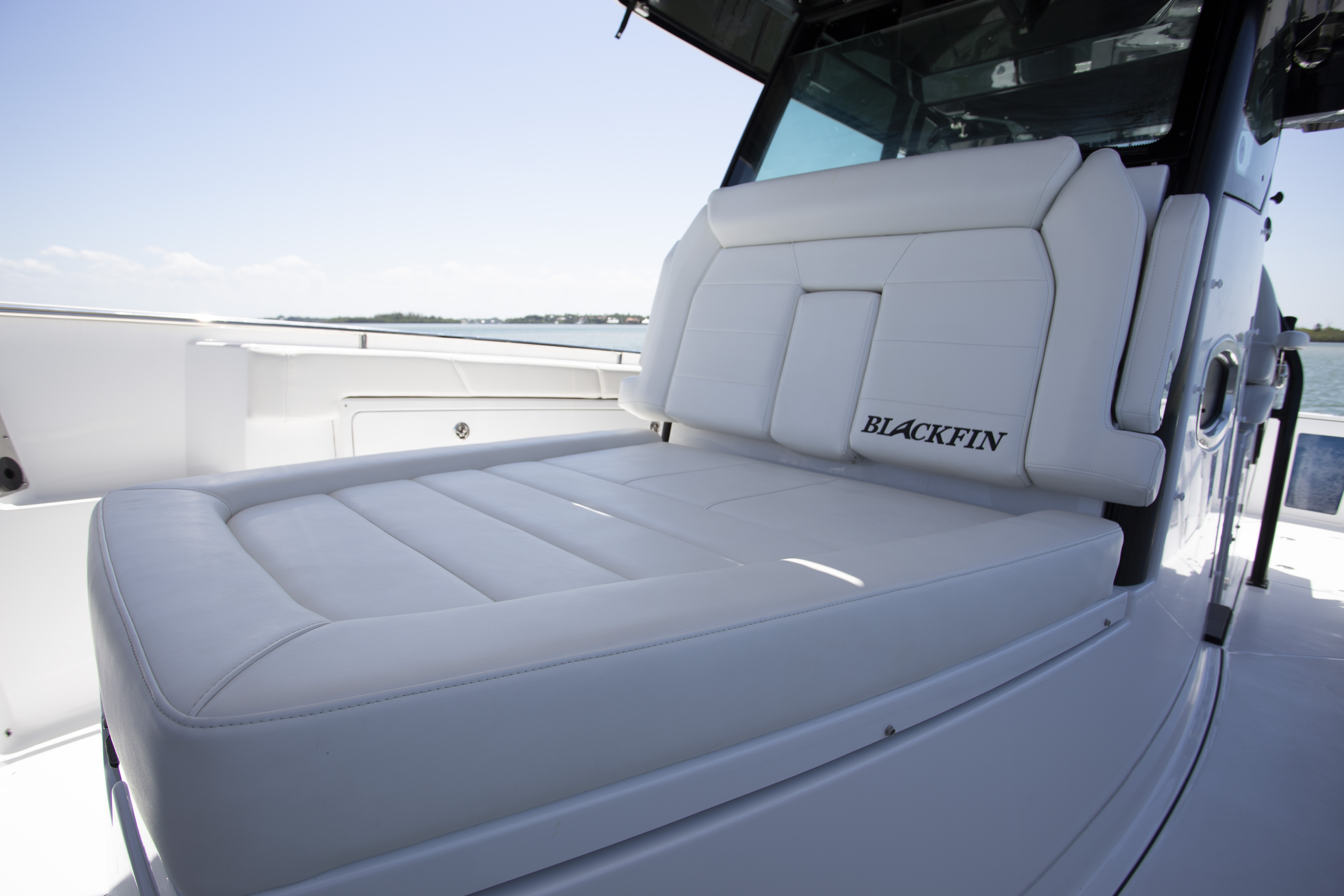 Boat Review - Blackfin 332CC