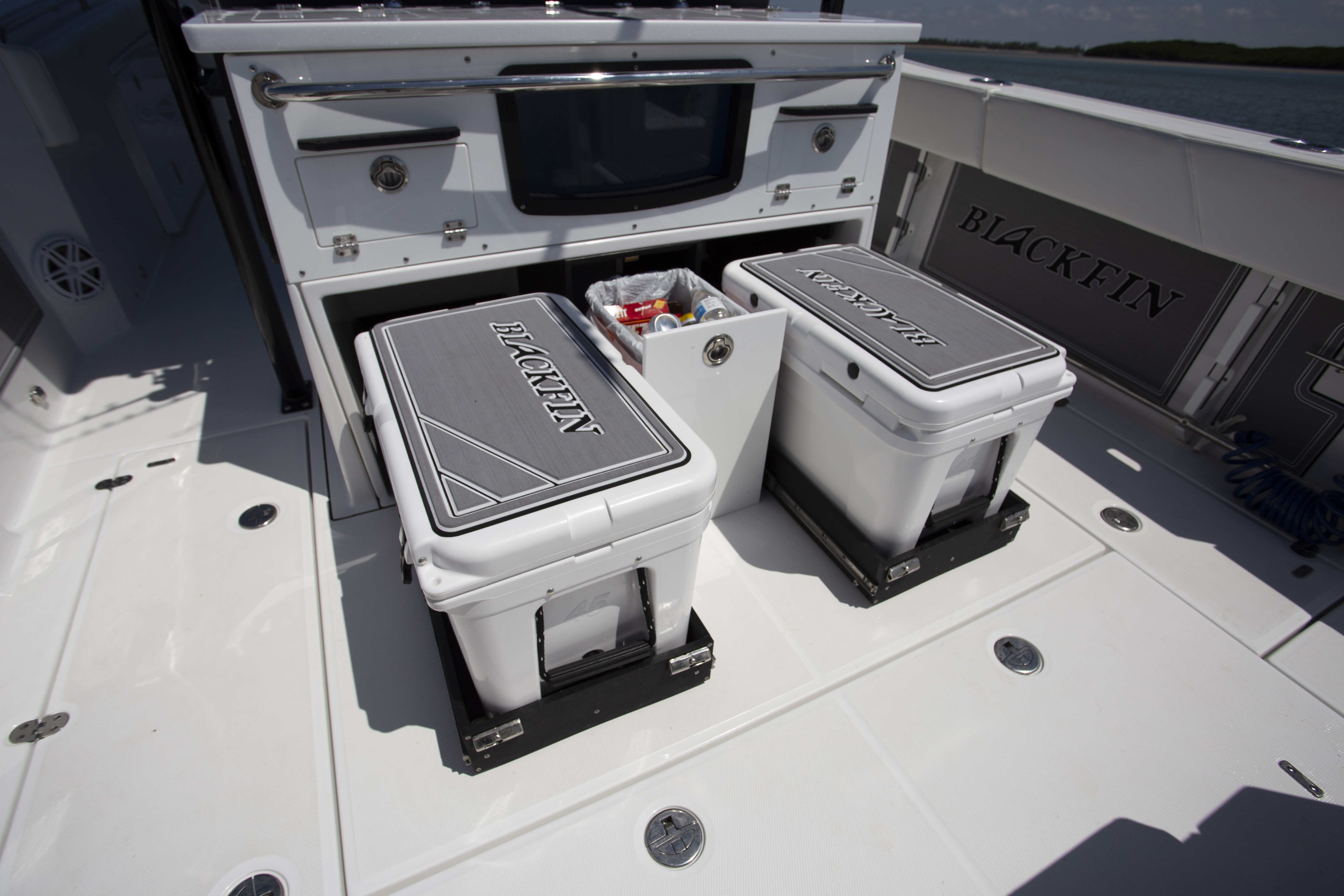 Boat Review - Blackfin 332CC