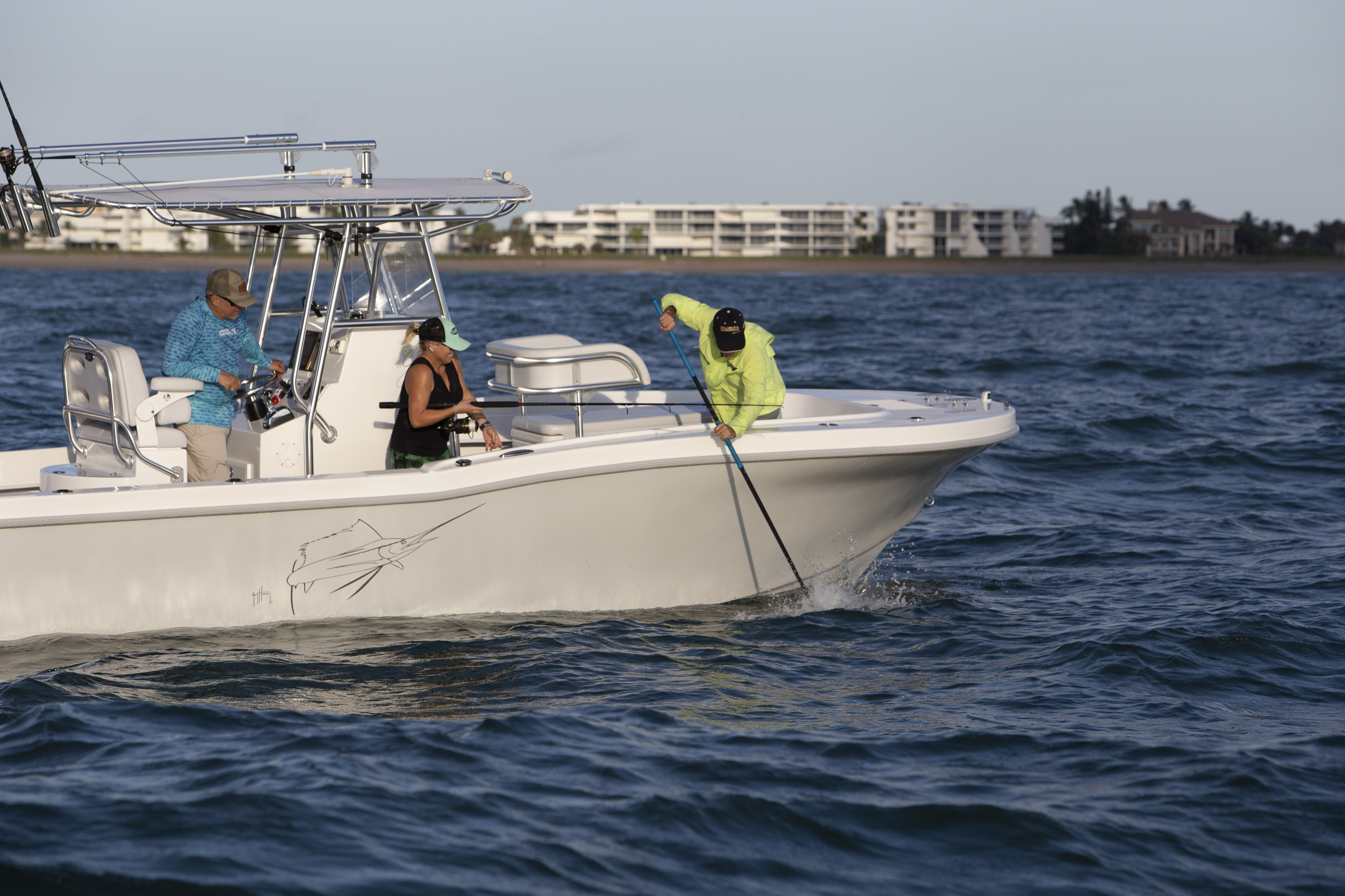 Boat Review - Dusky 252T