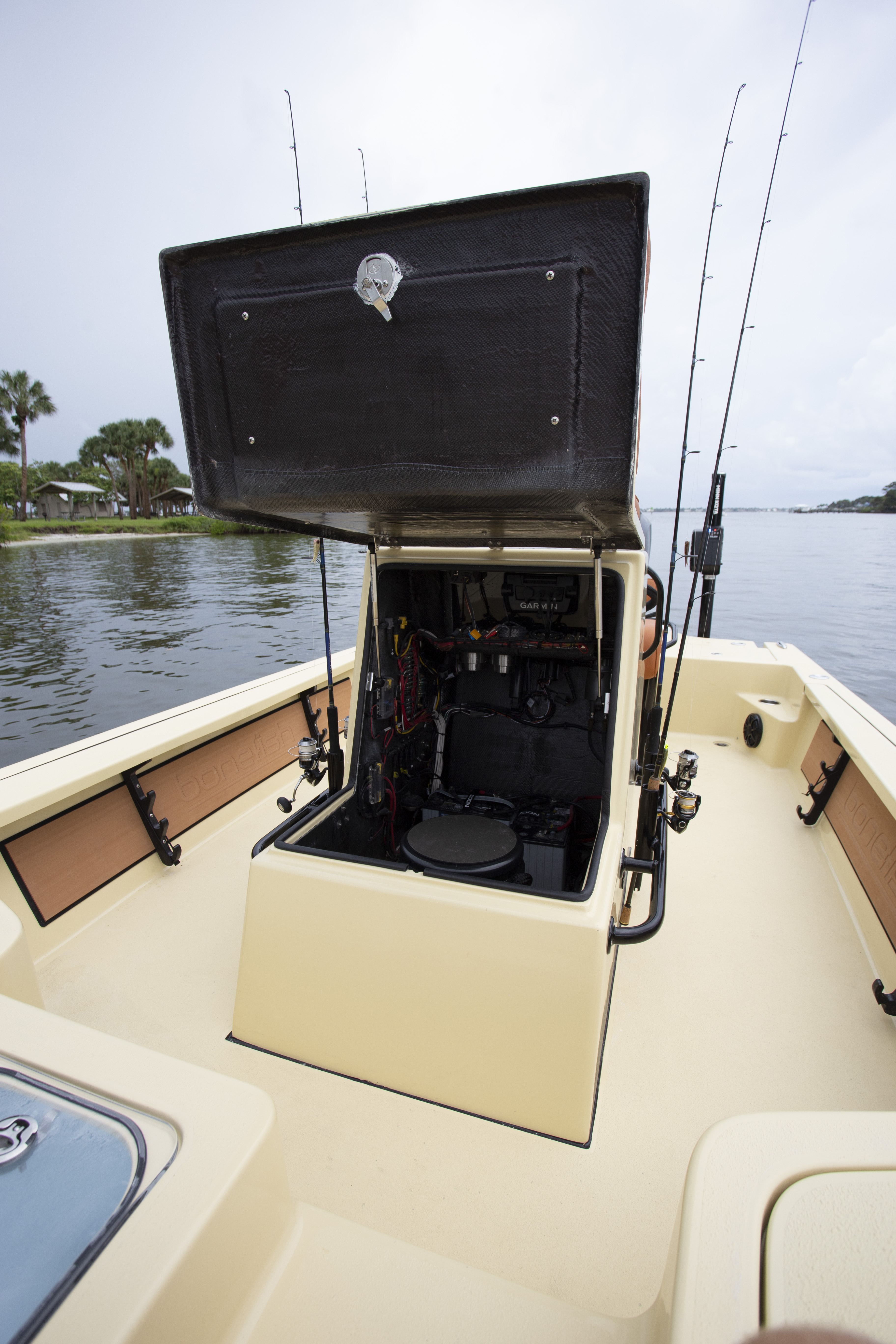 Boat Review - Bonefish Hilltide 22