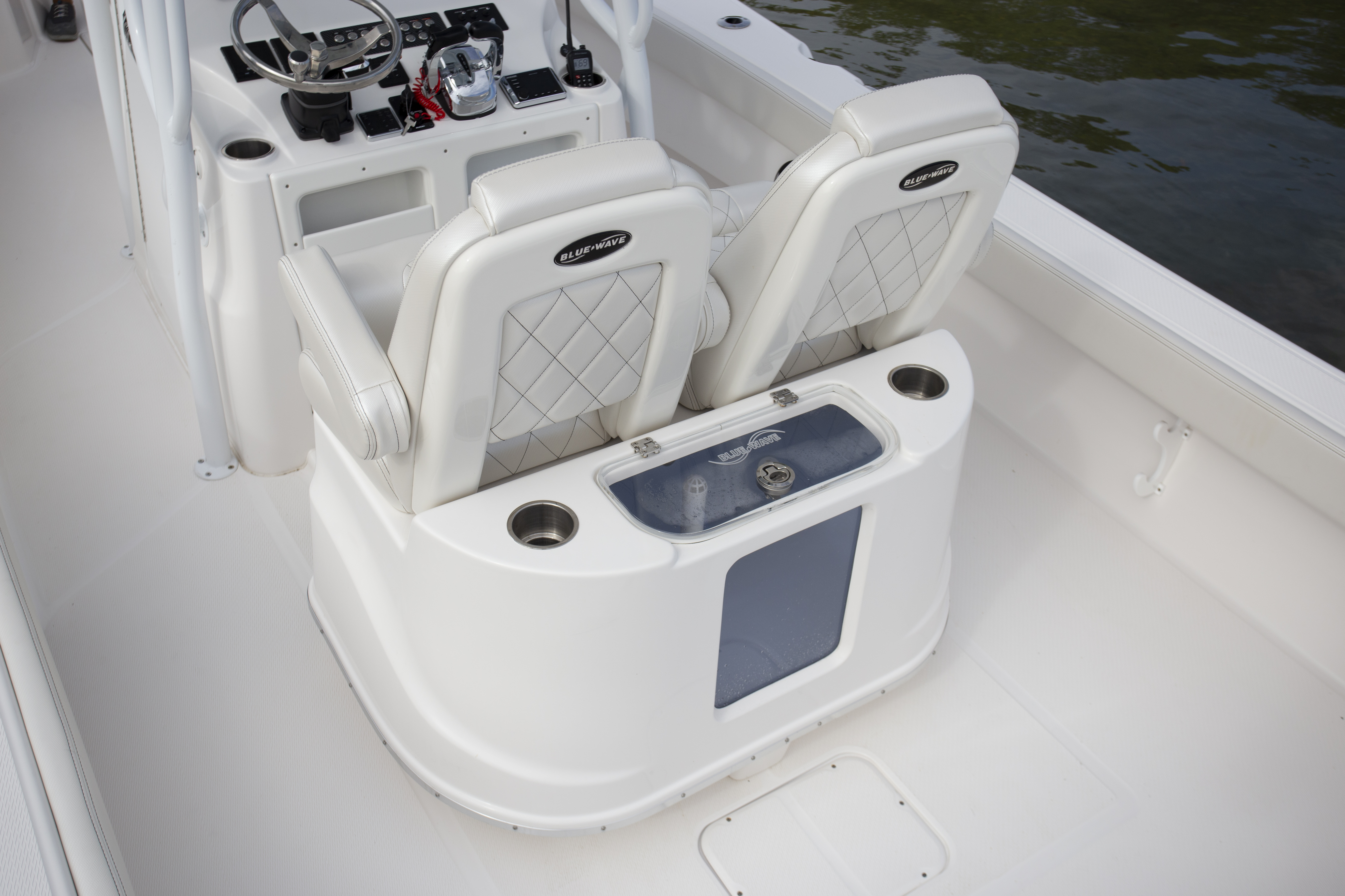 Boat Review - Blue Wave 2800 Makaira