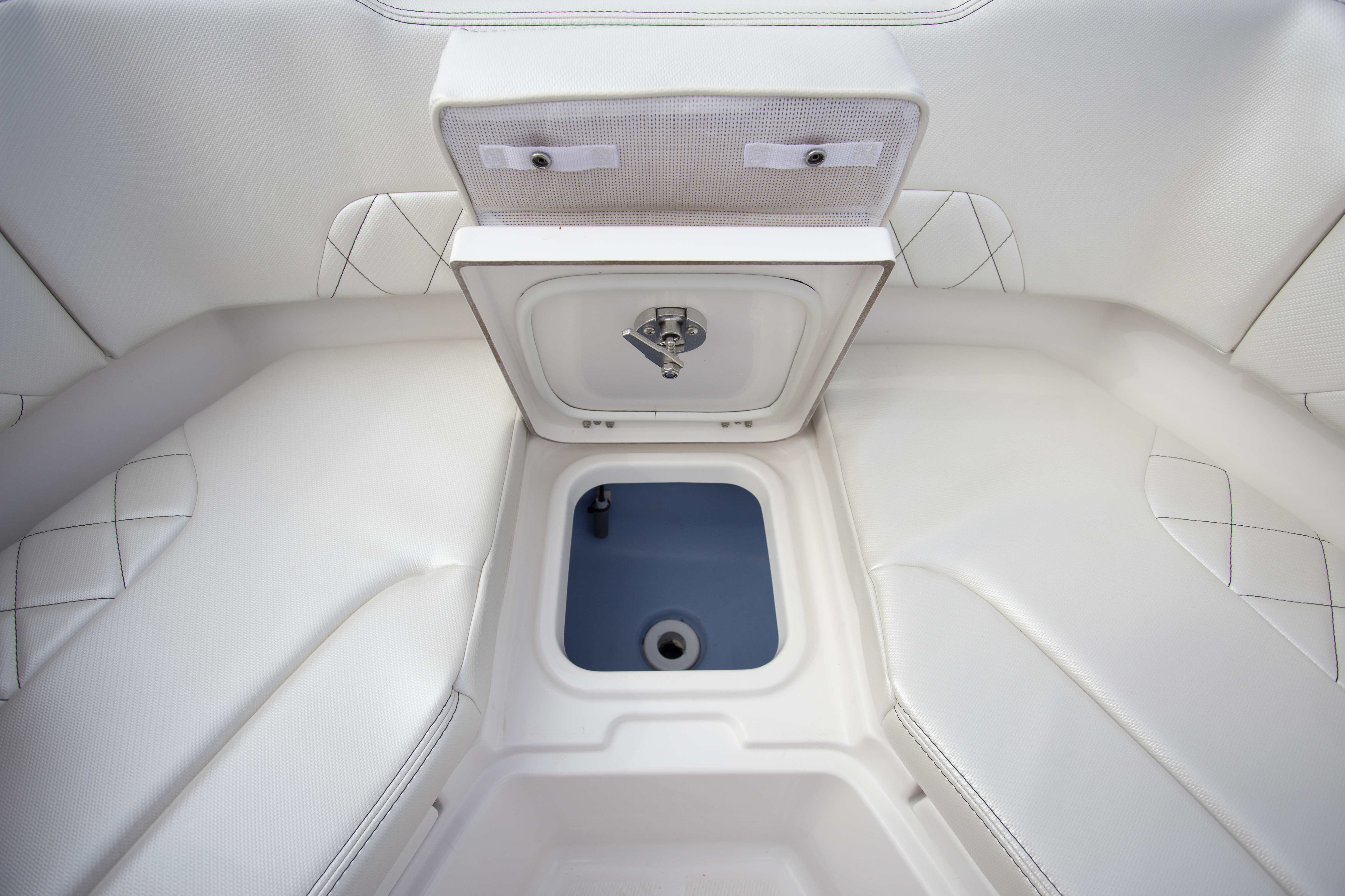 Boat Review - Blue Wave 2800 Makaira