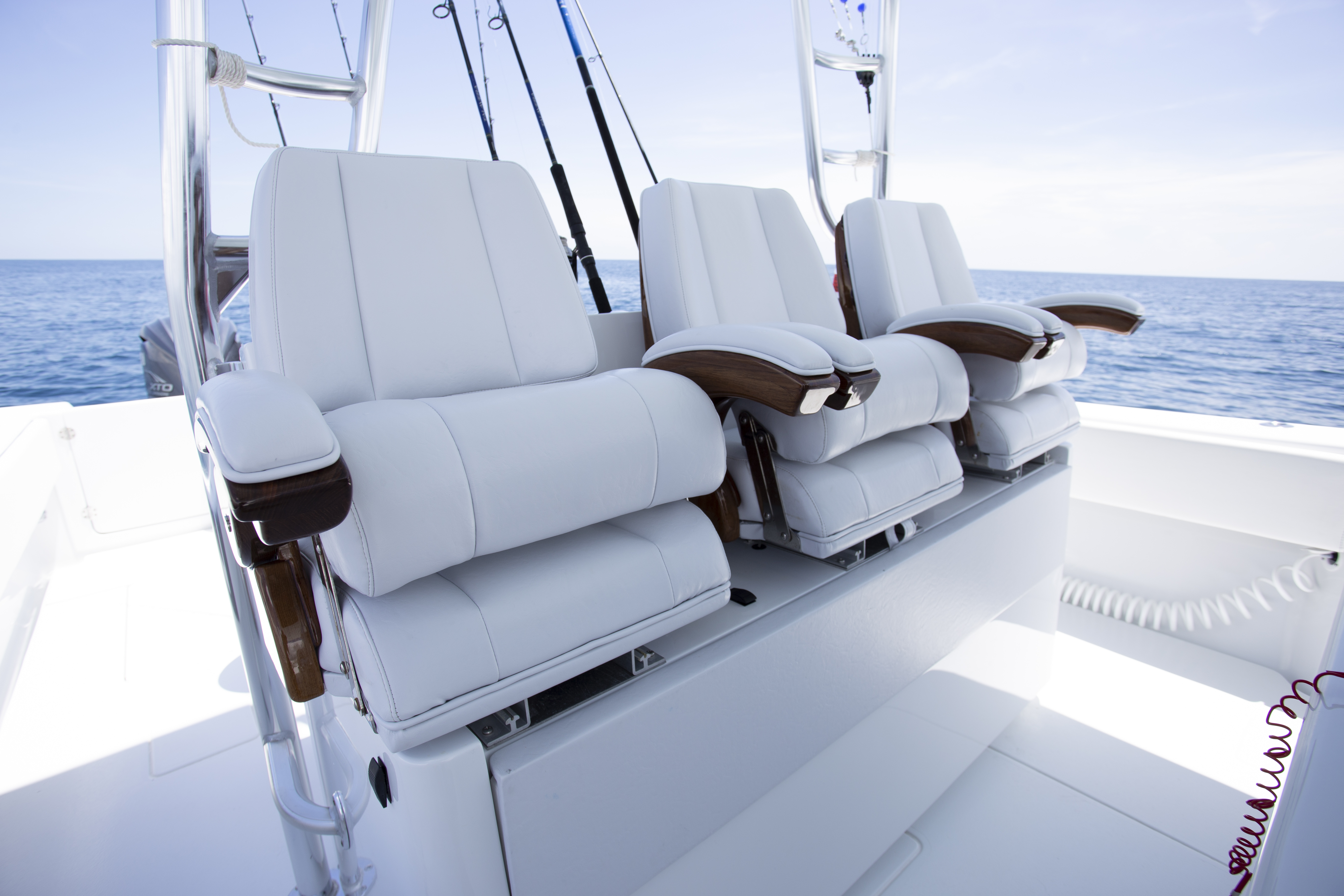 Boat Review - Contender 44ST