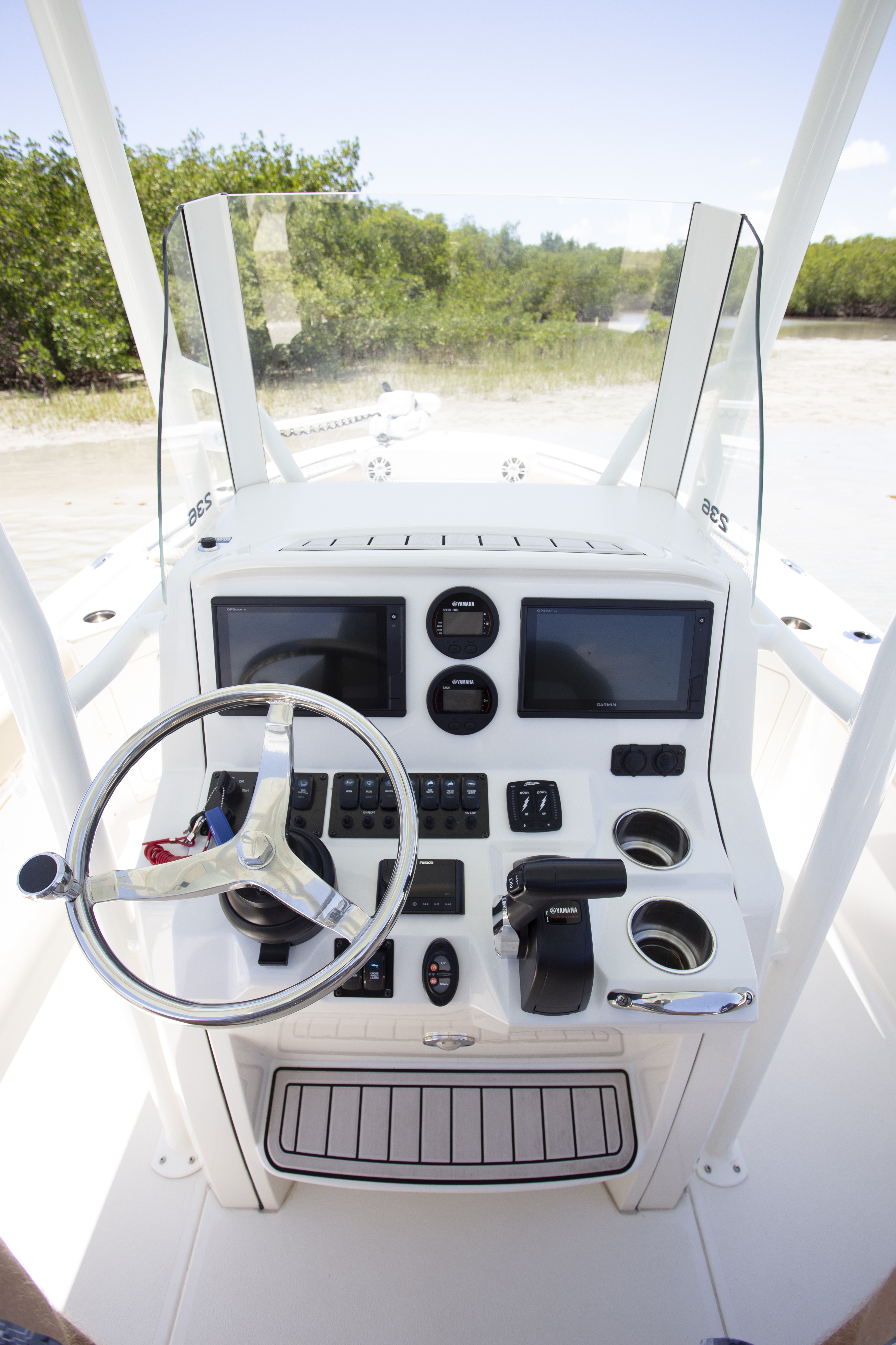 Boat Review - Stingray 236CC Deck Hybrid