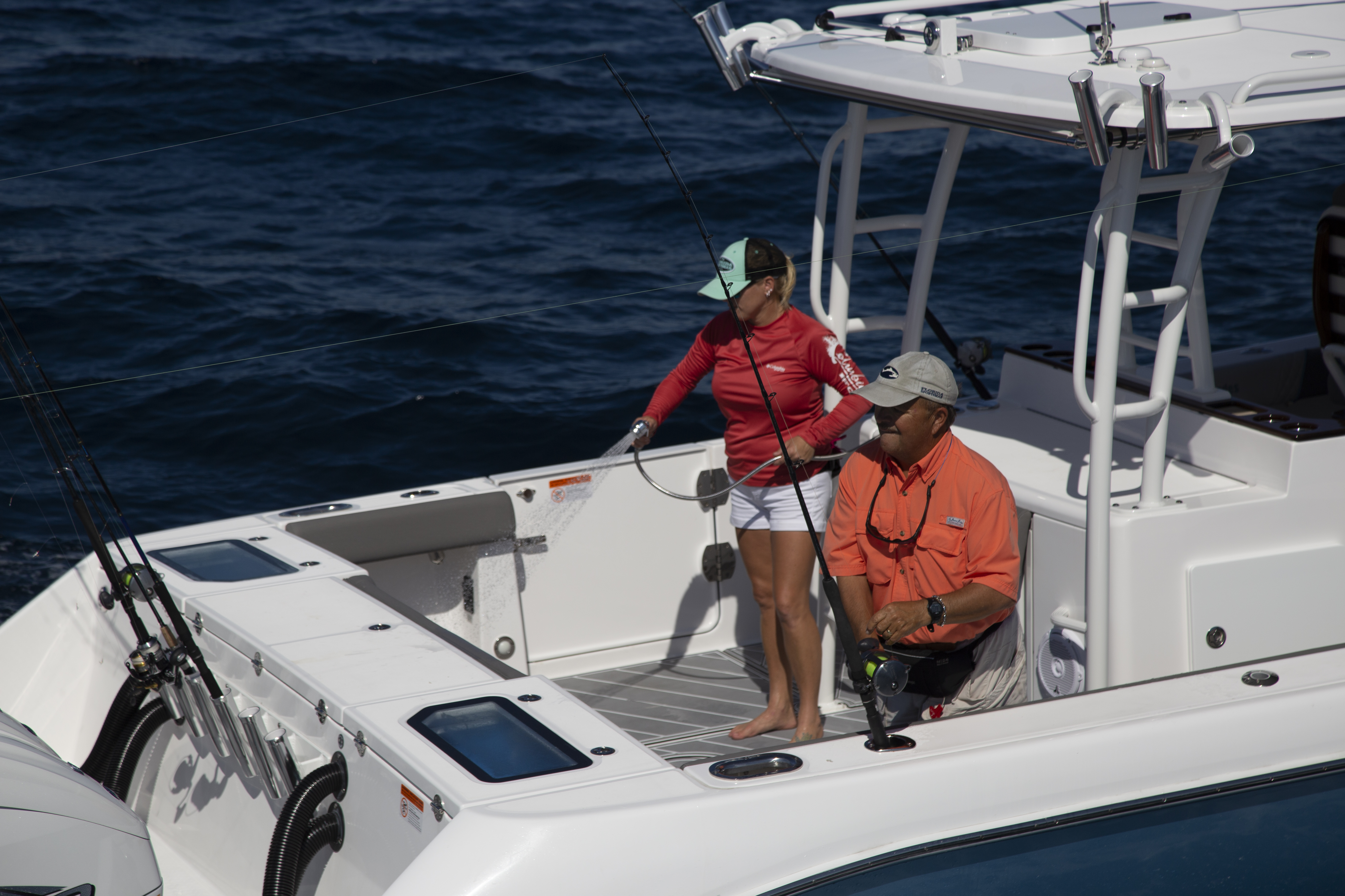 Boat Review - Everglades 435cc