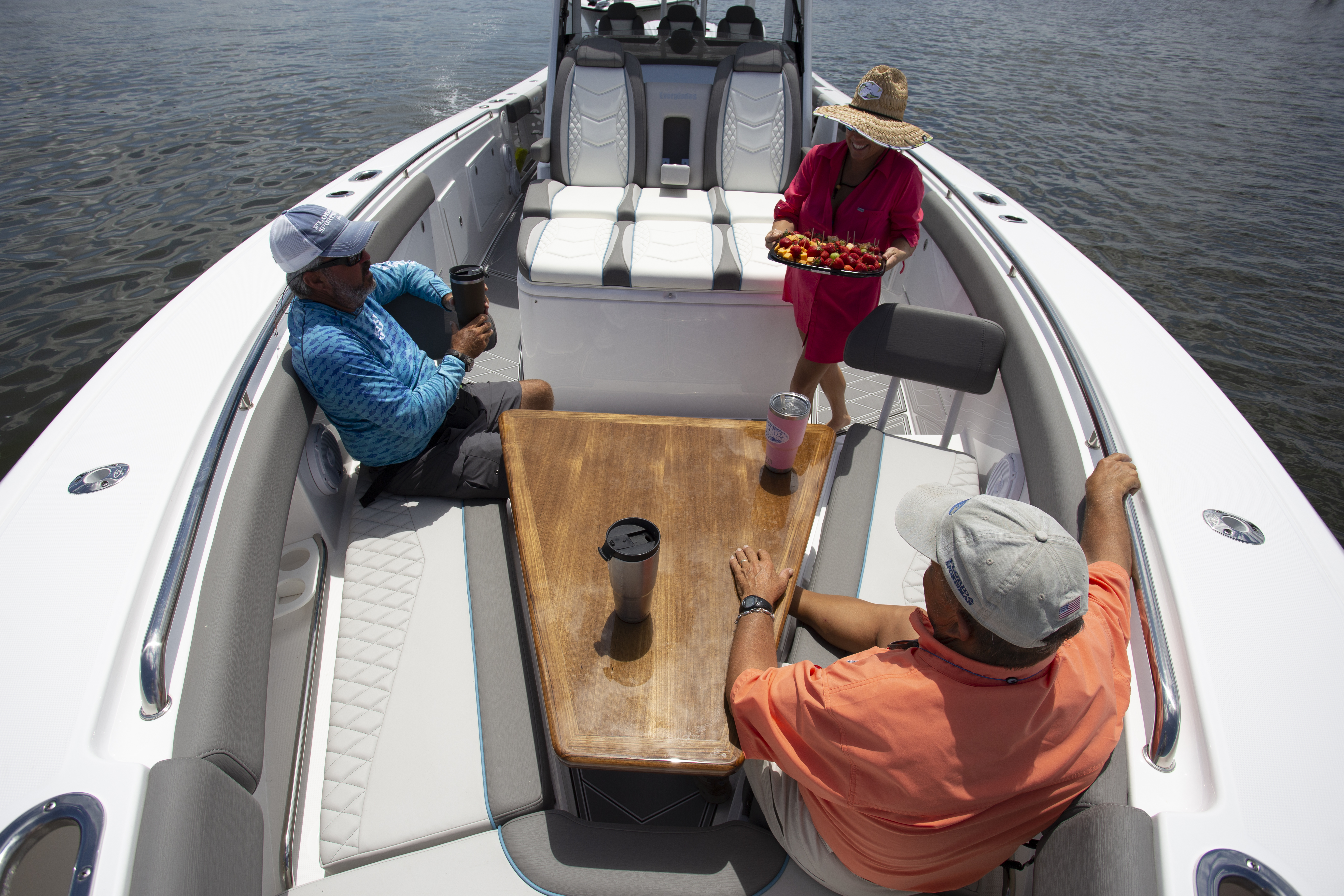 Boat Review - Everglades 435cc