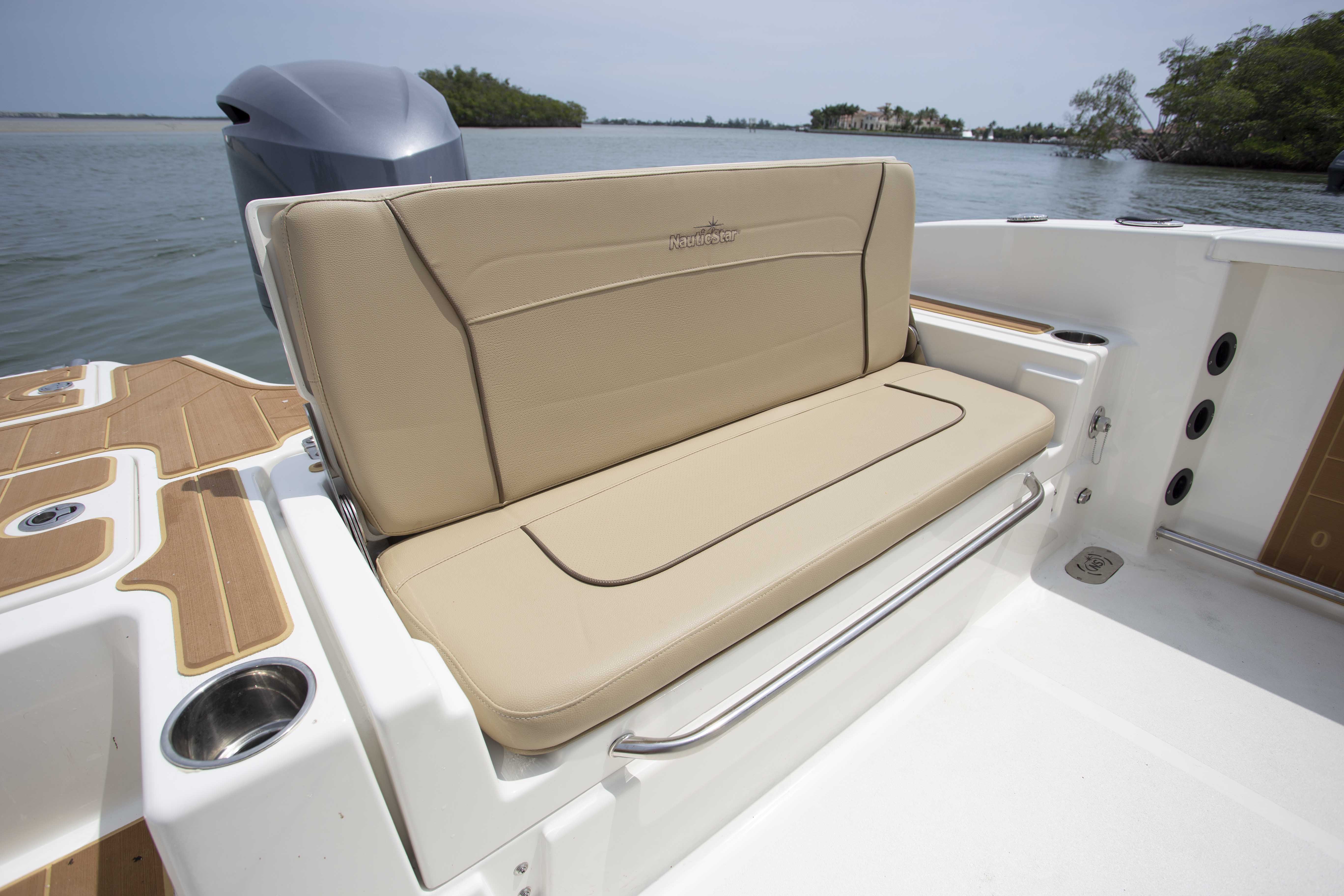 Boat Review - NauticStar 251 Hybrid