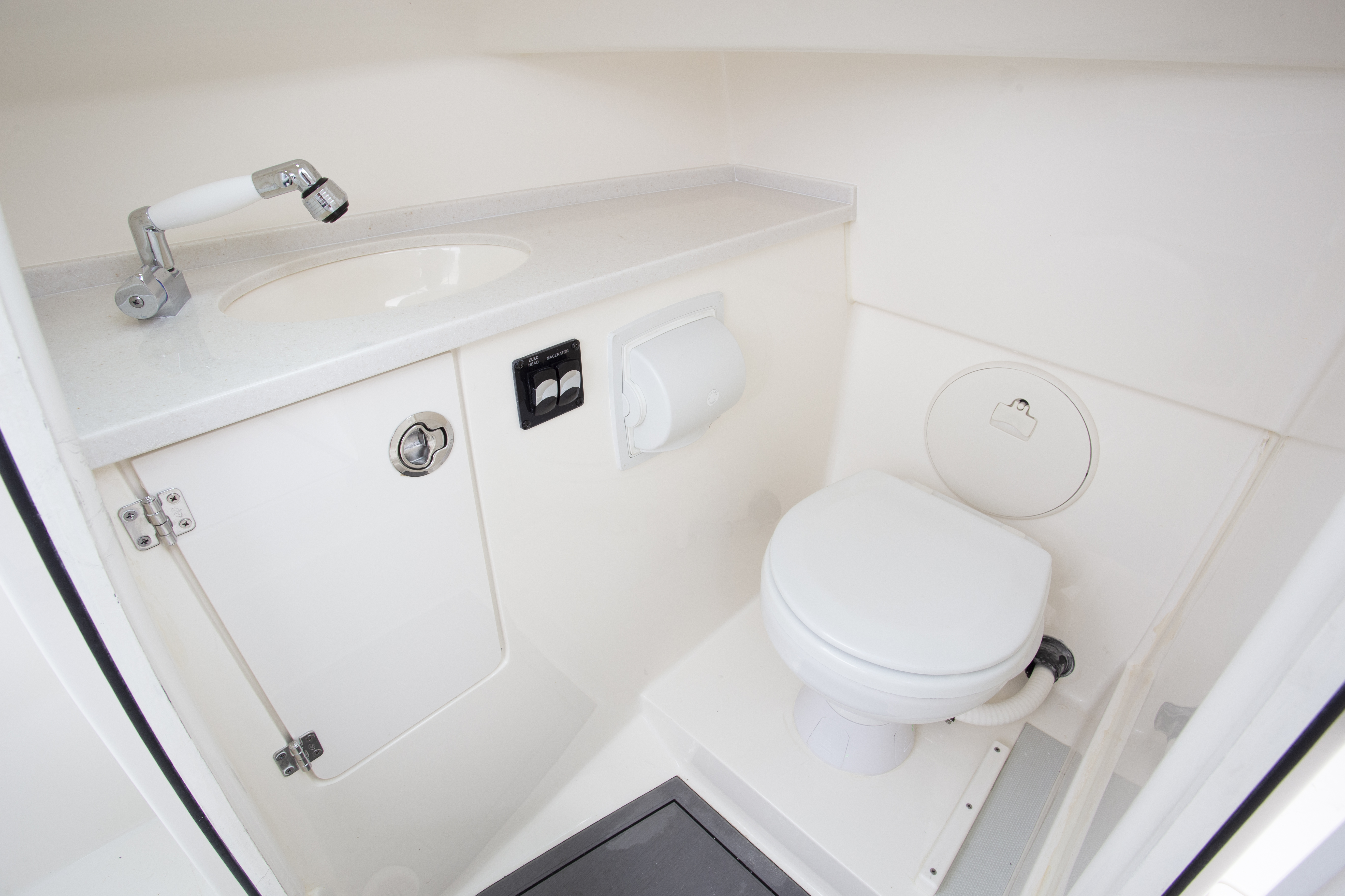 Boat Review - Cobia 240 DC