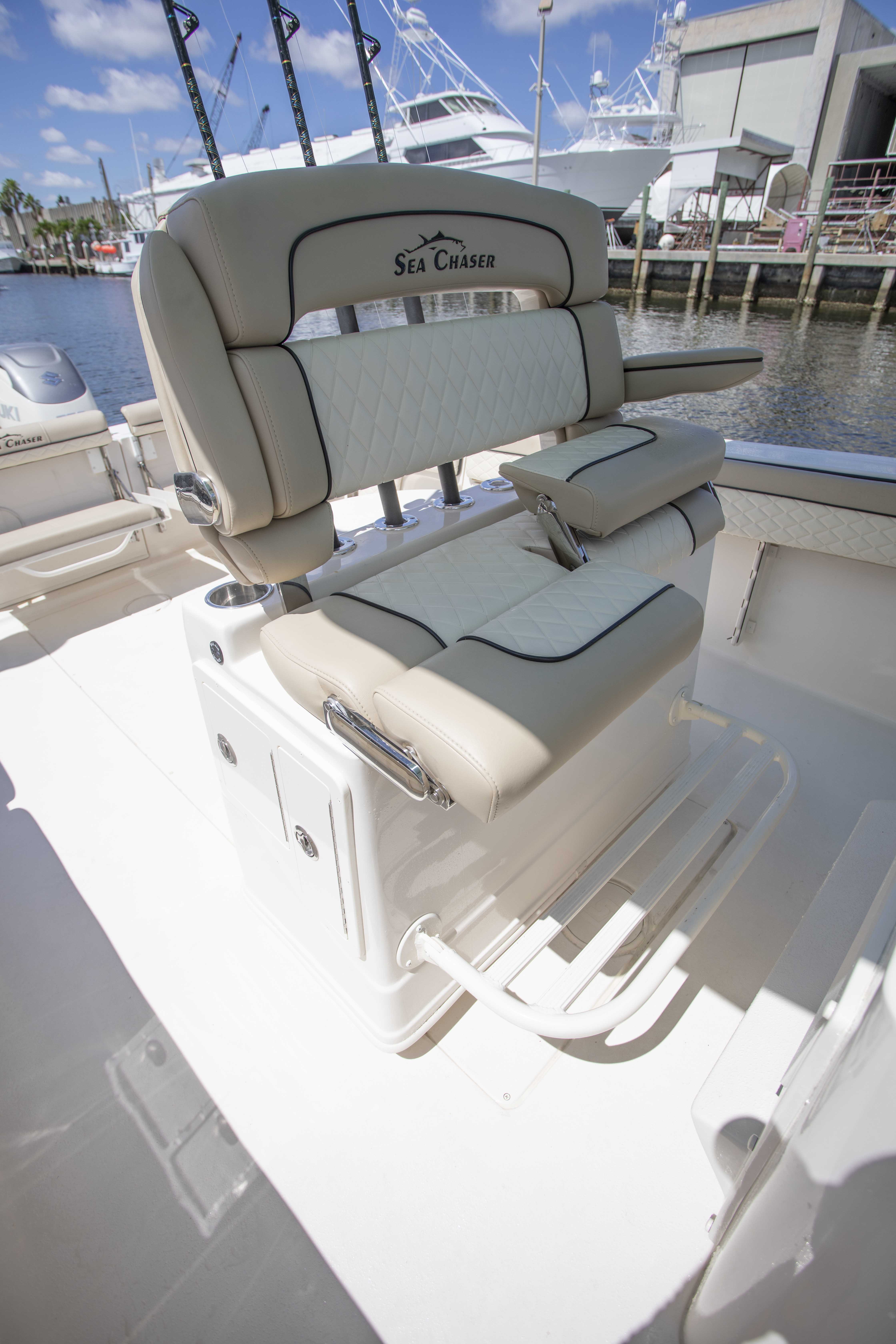 Boat Review - Sea Chaser 30 HFC CC