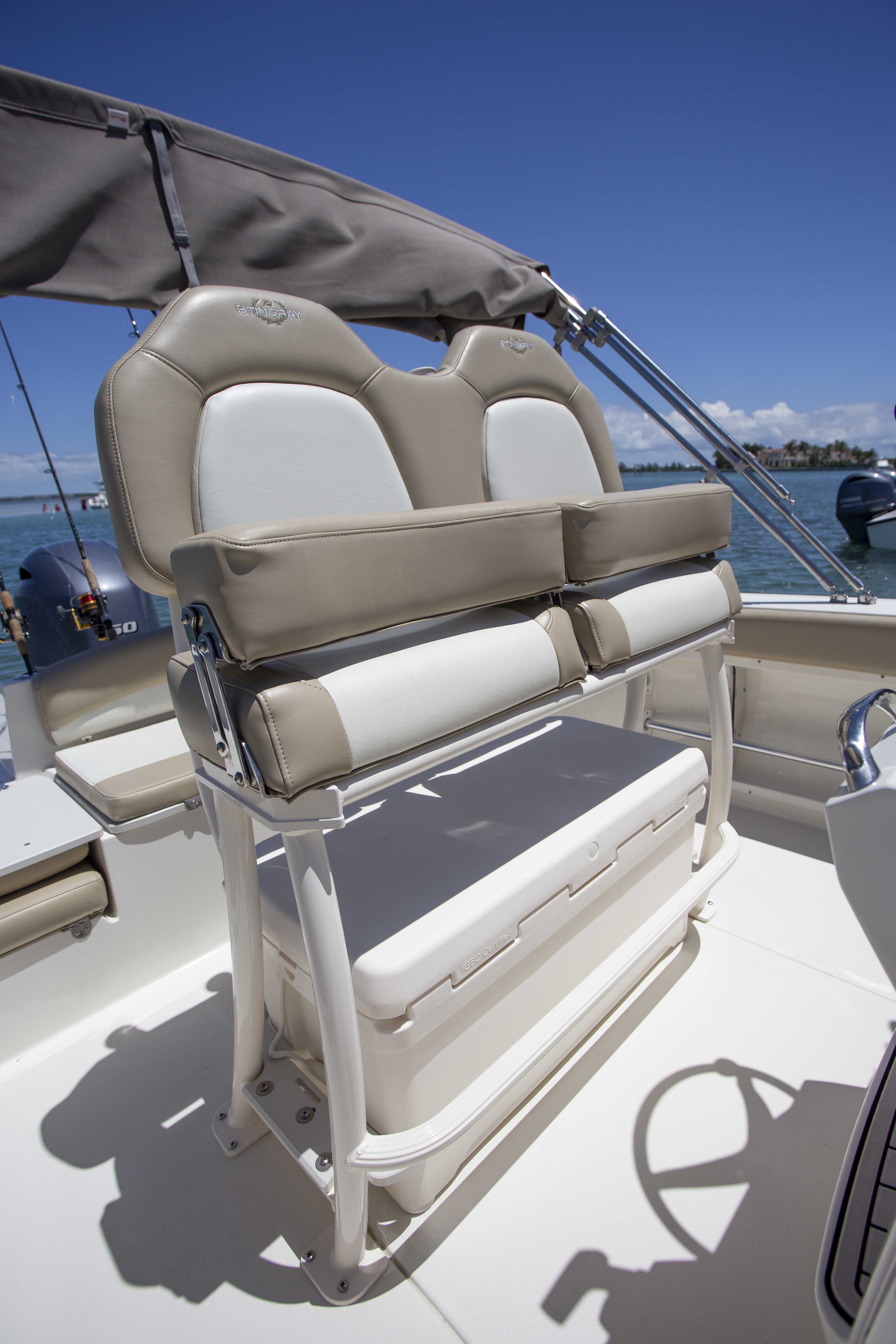 Boat Review - Stingray 216 CC