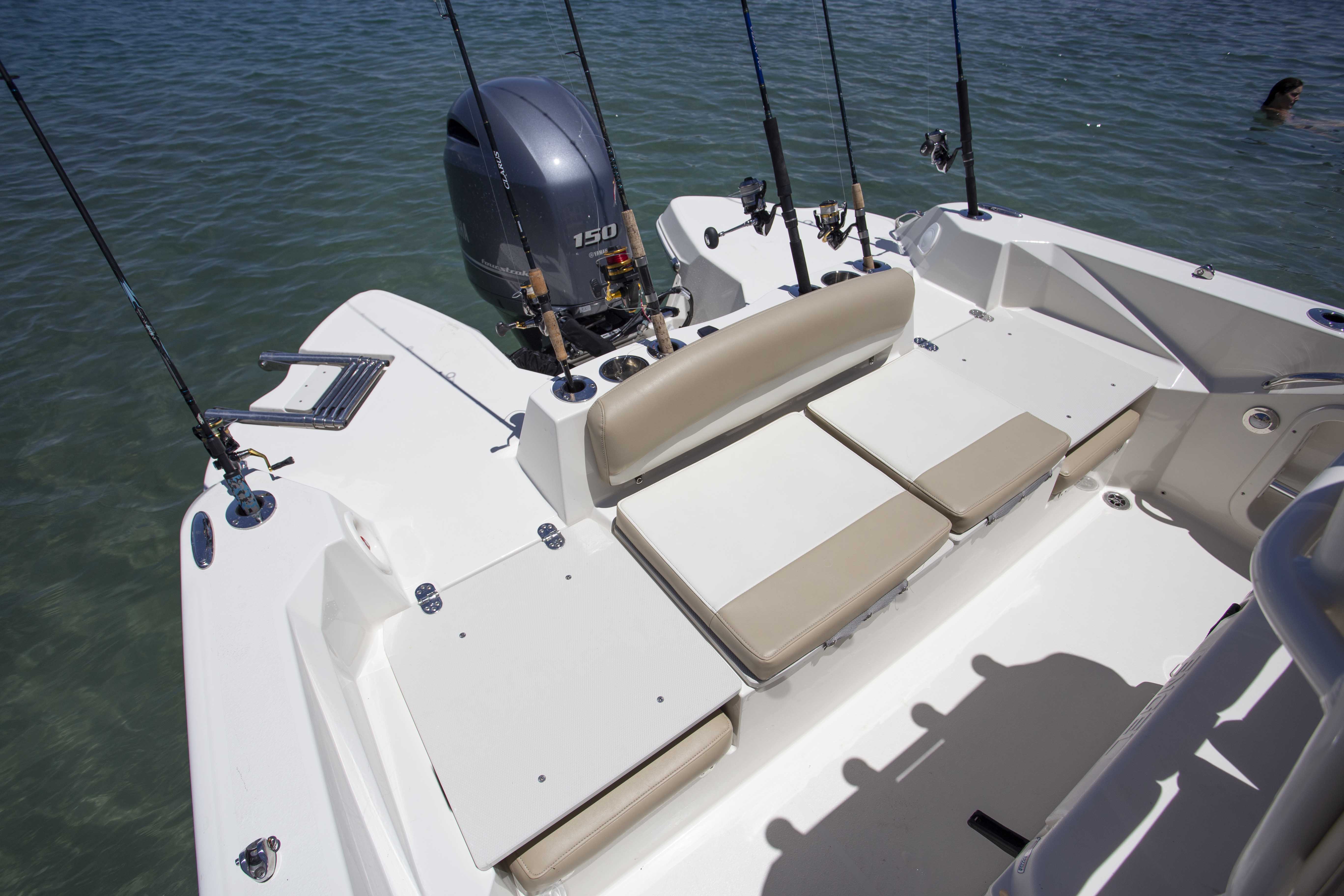 Boat Review - Stingray 216 CC