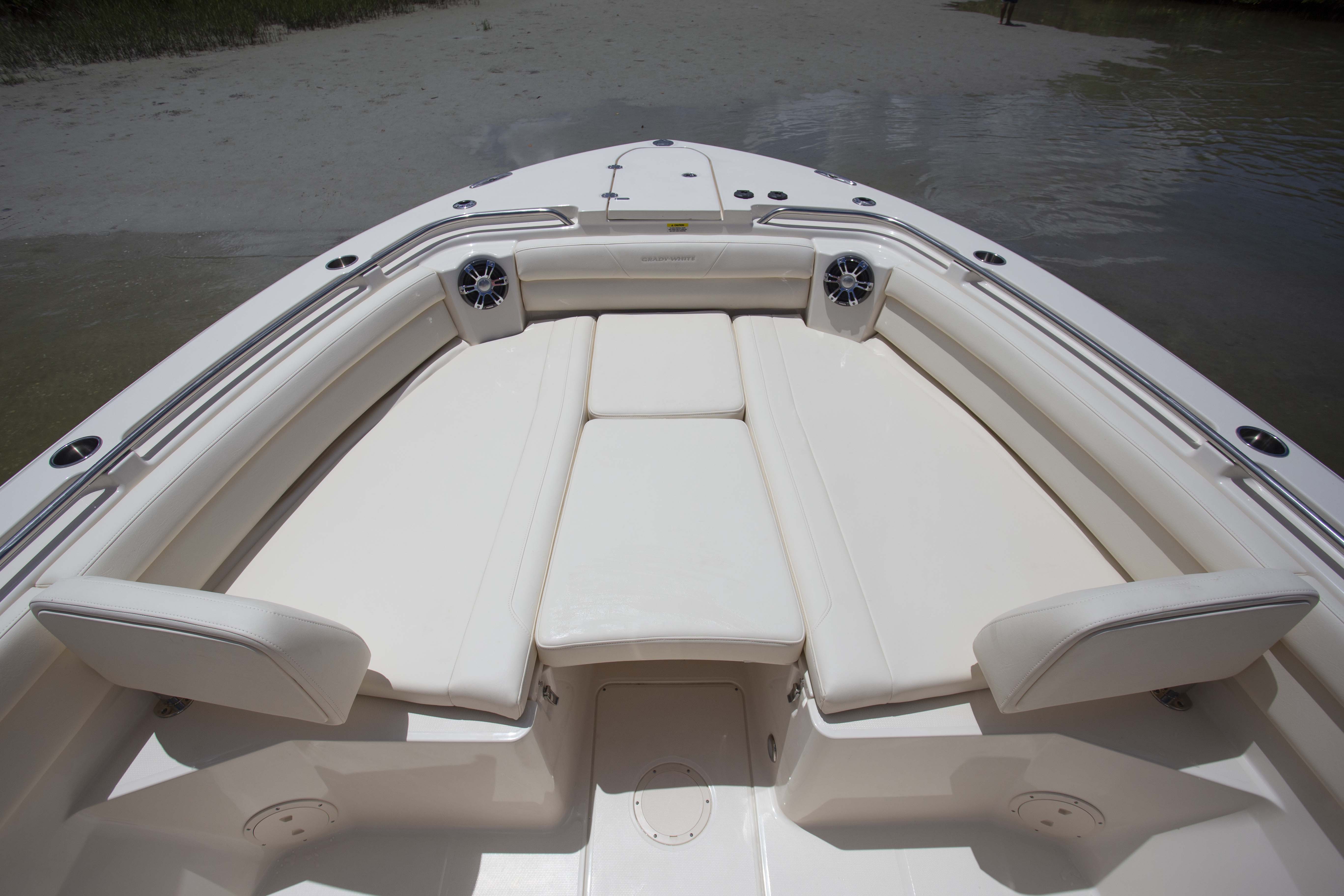 Boat Review - Grady White Canyon 326