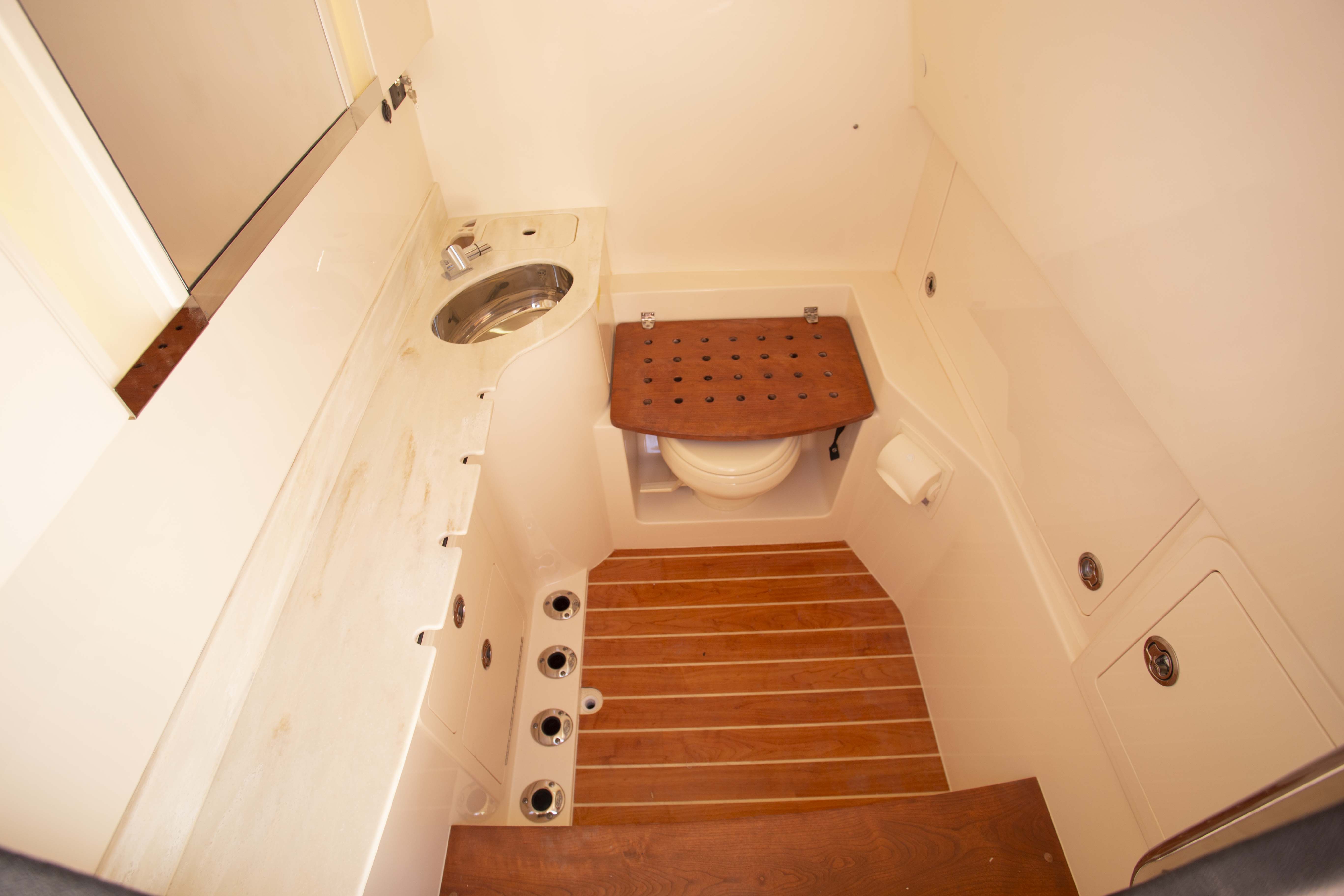 Boat Review - Grady White Canyon 326