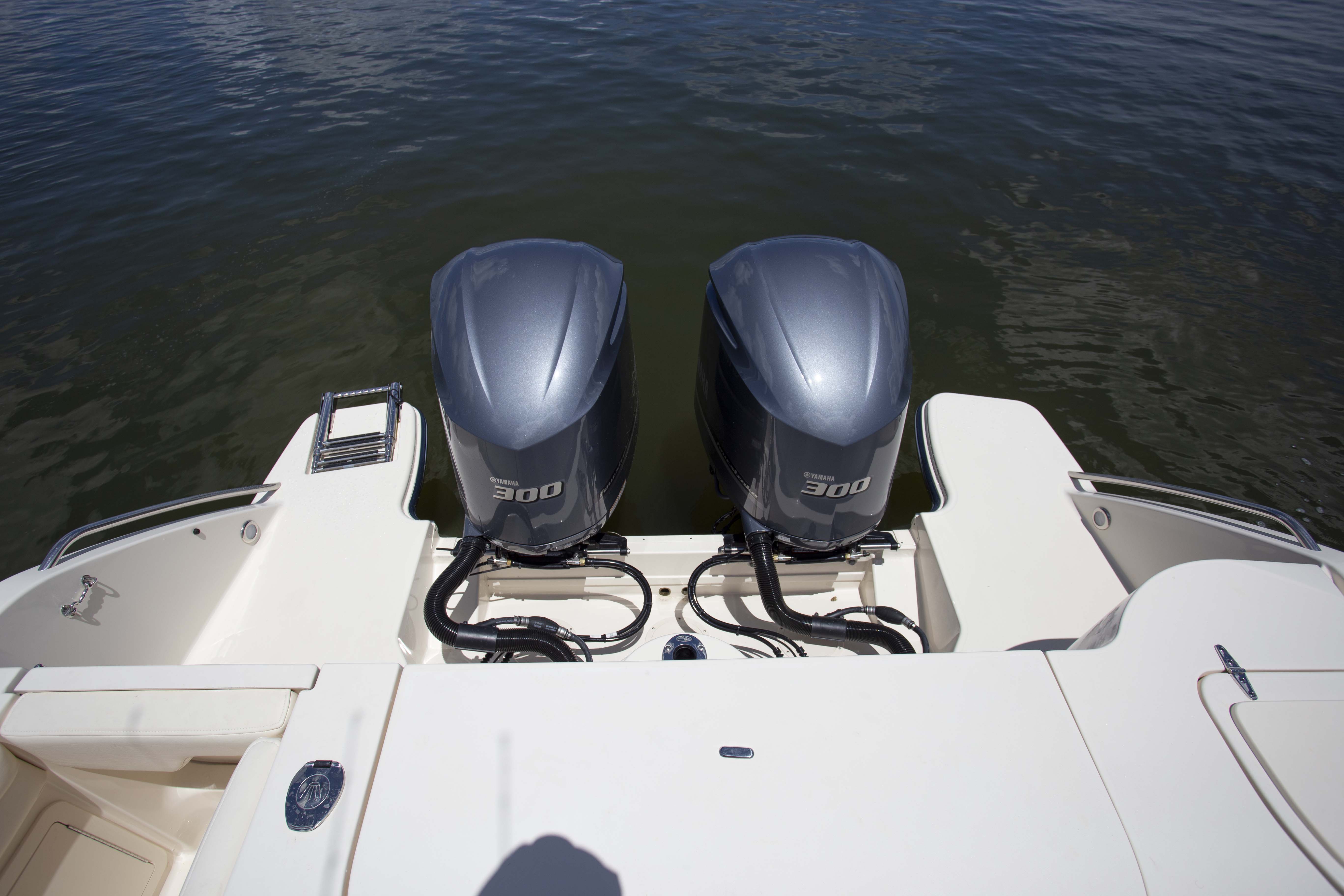 Boat Review - Grady White Canyon 326