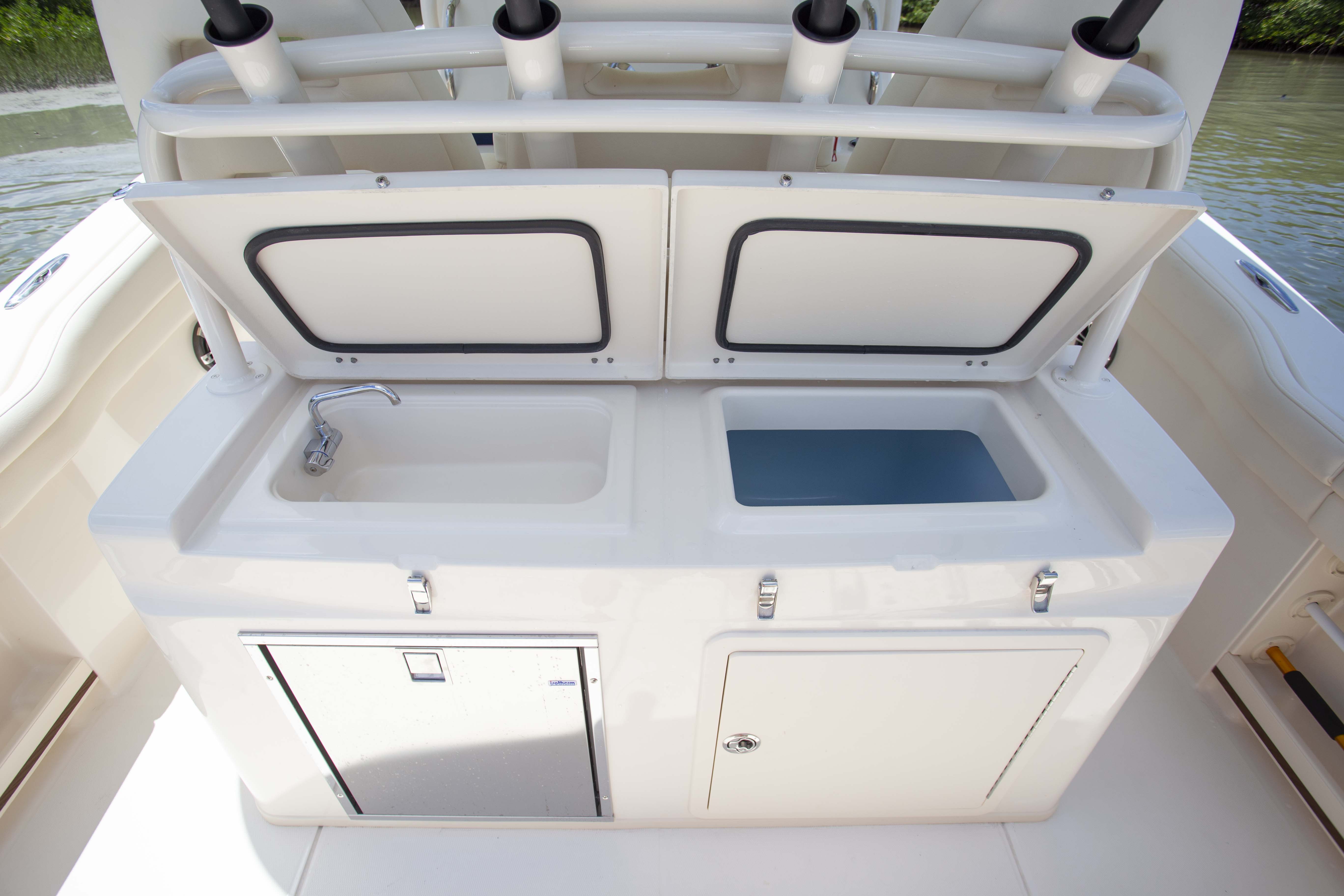 Boat Review - Grady White Canyon 326