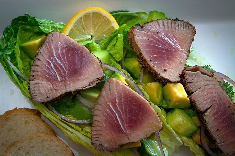 How to Grill Fresh Tuna Steaks: Salad with Grilled Tuna Recipe