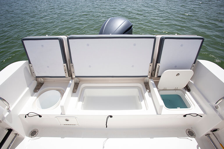 Robalo R230 Boat Review