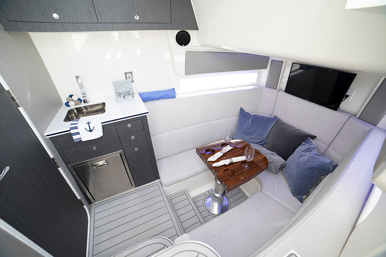 SeaVee 450z Boat Review